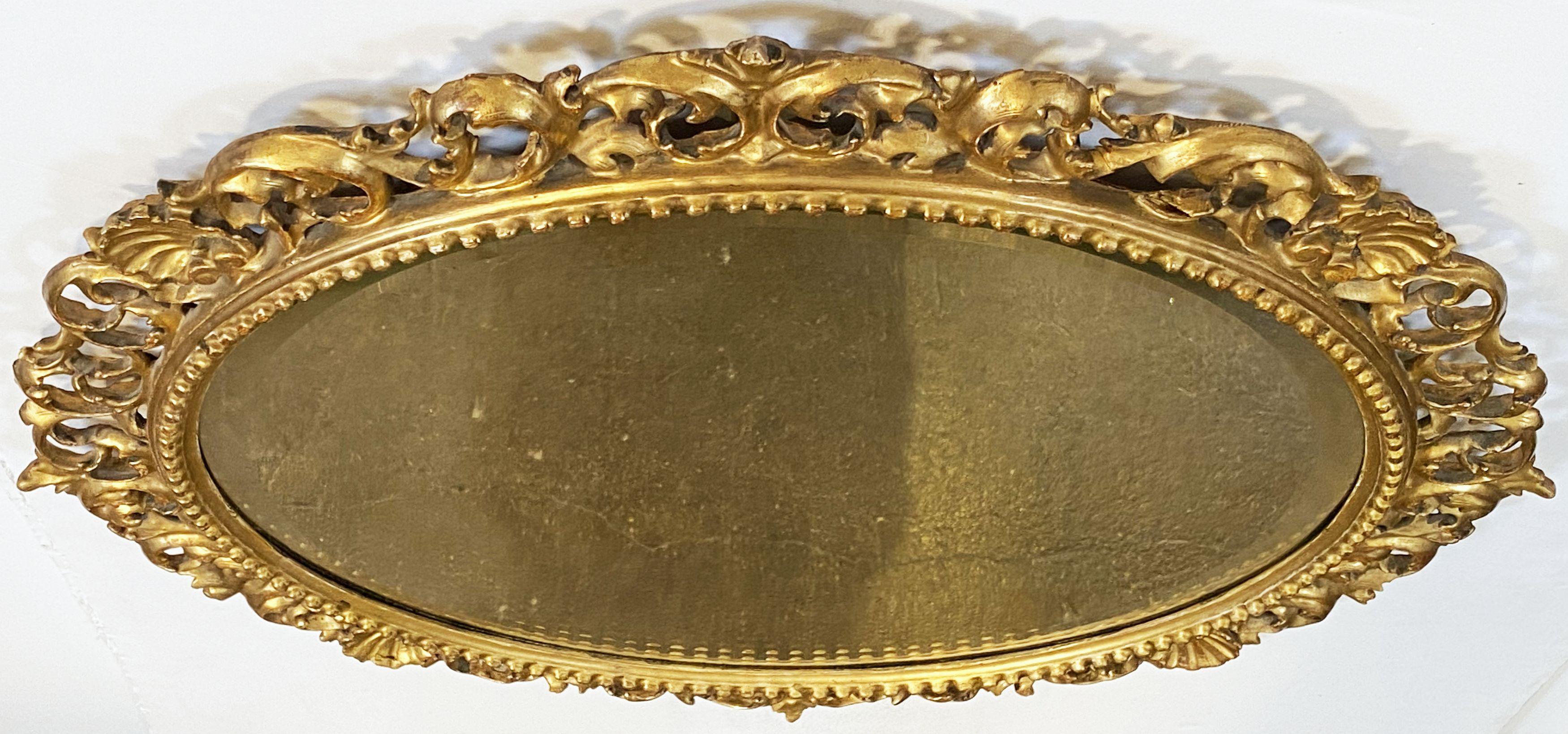 Großer italienischer vergoldeter florentinischer runder abgeschrägter Spiegel (Diamant 27) (Rokoko) im Angebot
