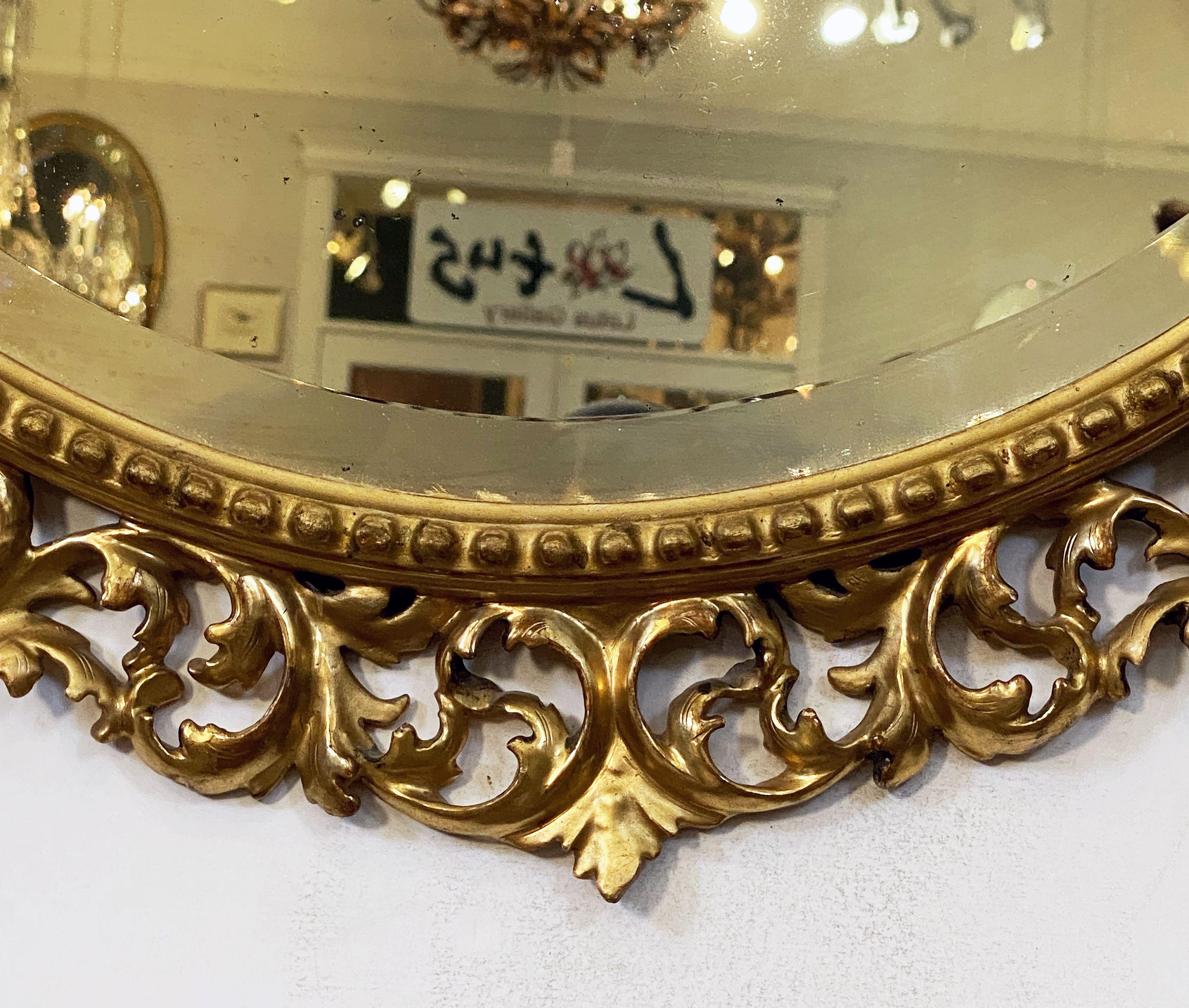 Verre Grand miroir rond biseauté florentin doré italien (diamètre 27) en vente