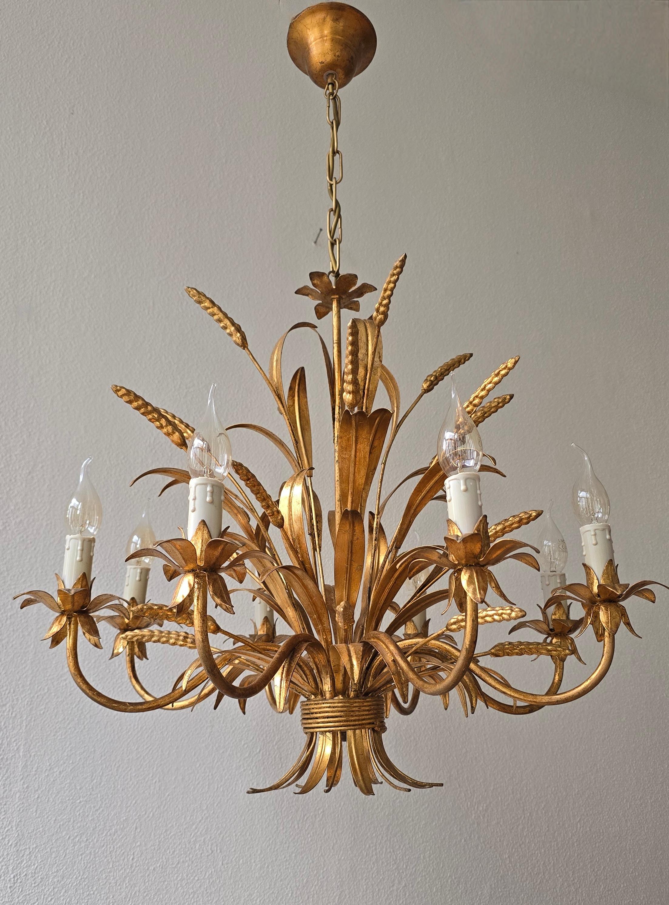 20th Century Large Italian Gilt Tole Wheat Sheaf Chandelier, circa 1970s For Sale