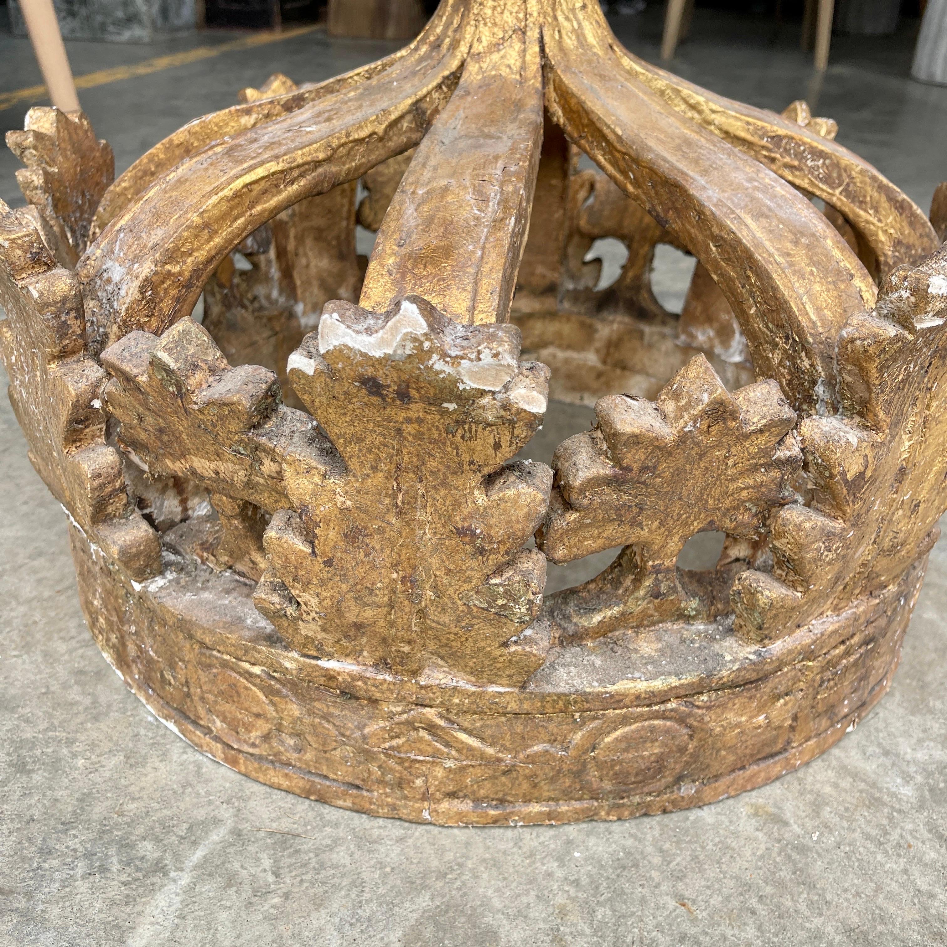 Large Italian Giltwood Ornamental Corona Crown, Late 19th Century For Sale 5
