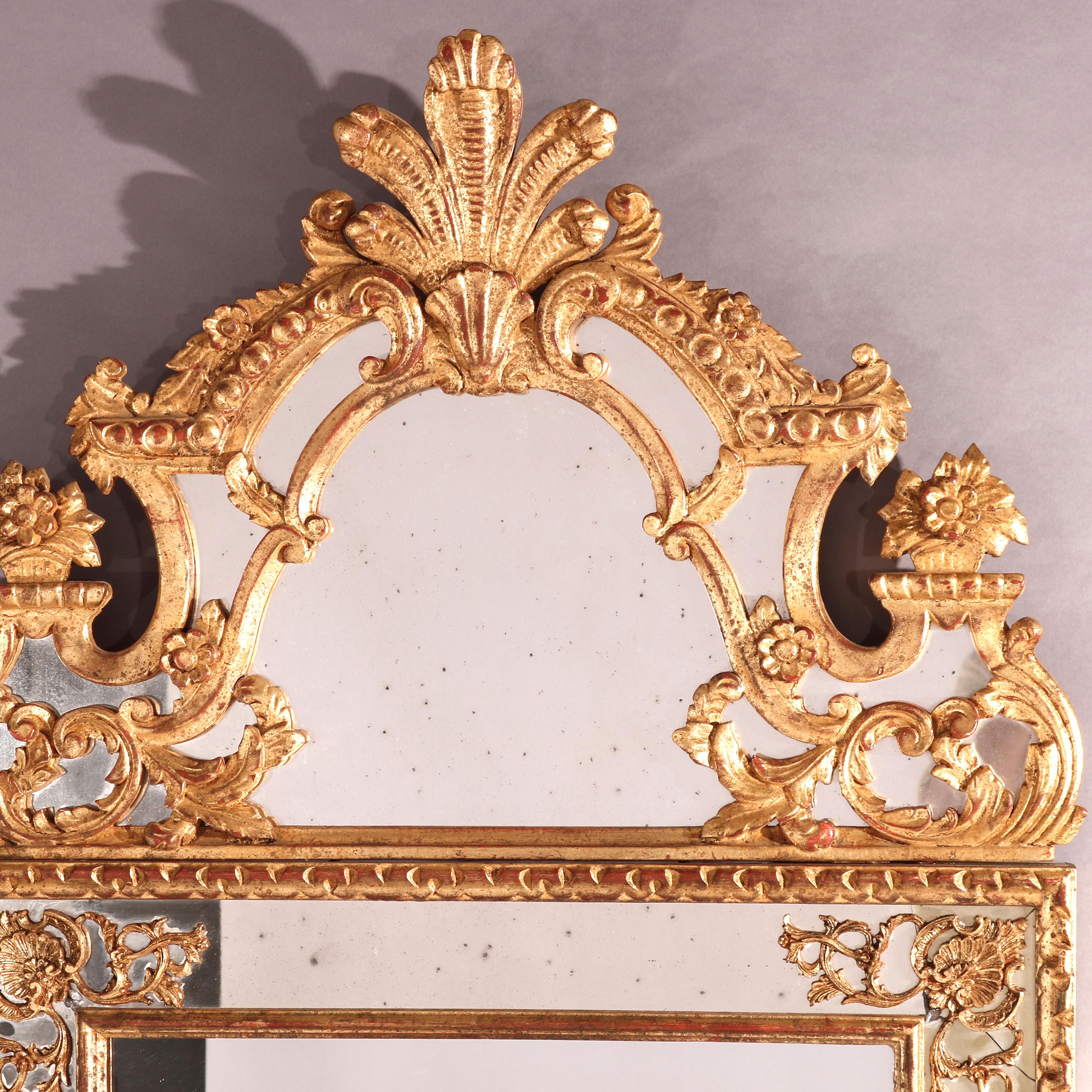 Miroir Grand miroir mural de cheminée en bois doré italien, 20ème siècle en vente