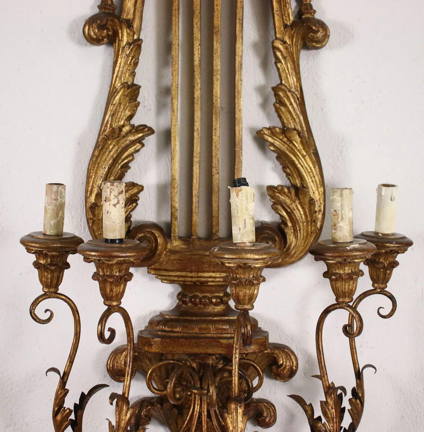 Carved Large Italian Giltwood Sconce - circa 1880 For Sale