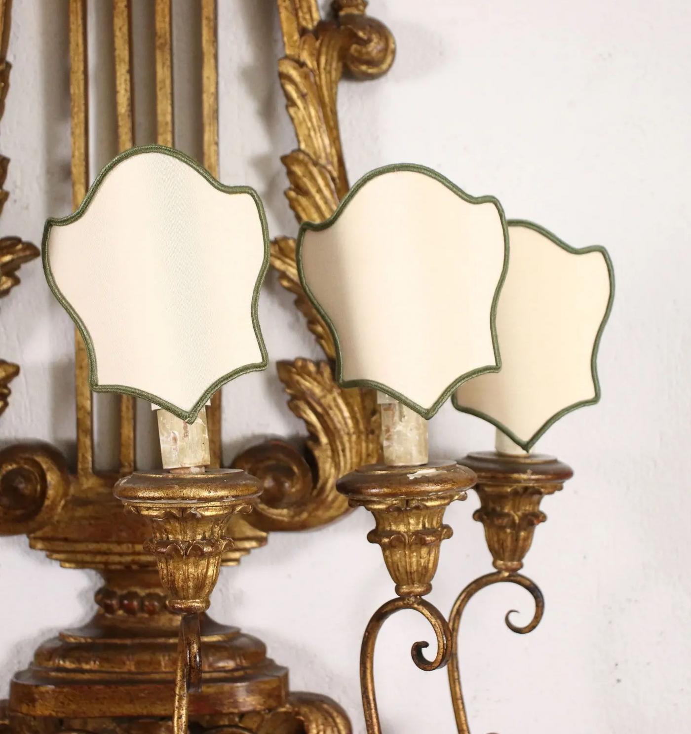 Large Italian Giltwood Sconce - circa 1880 In Good Condition For Sale In Los Angeles, CA