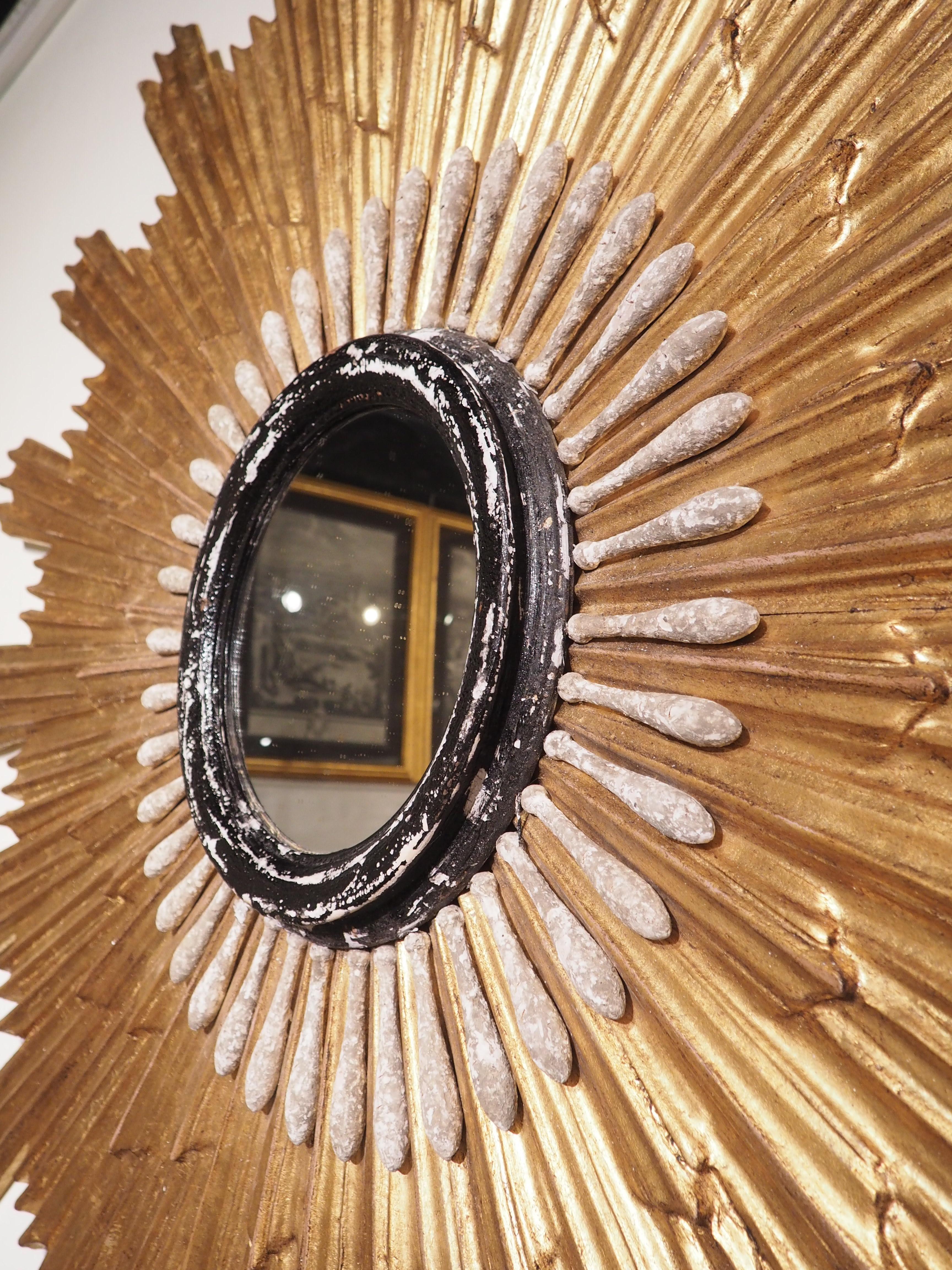 Large Italian Giltwood Sunburst Mirror with Wooden Pendant Surround For Sale 5