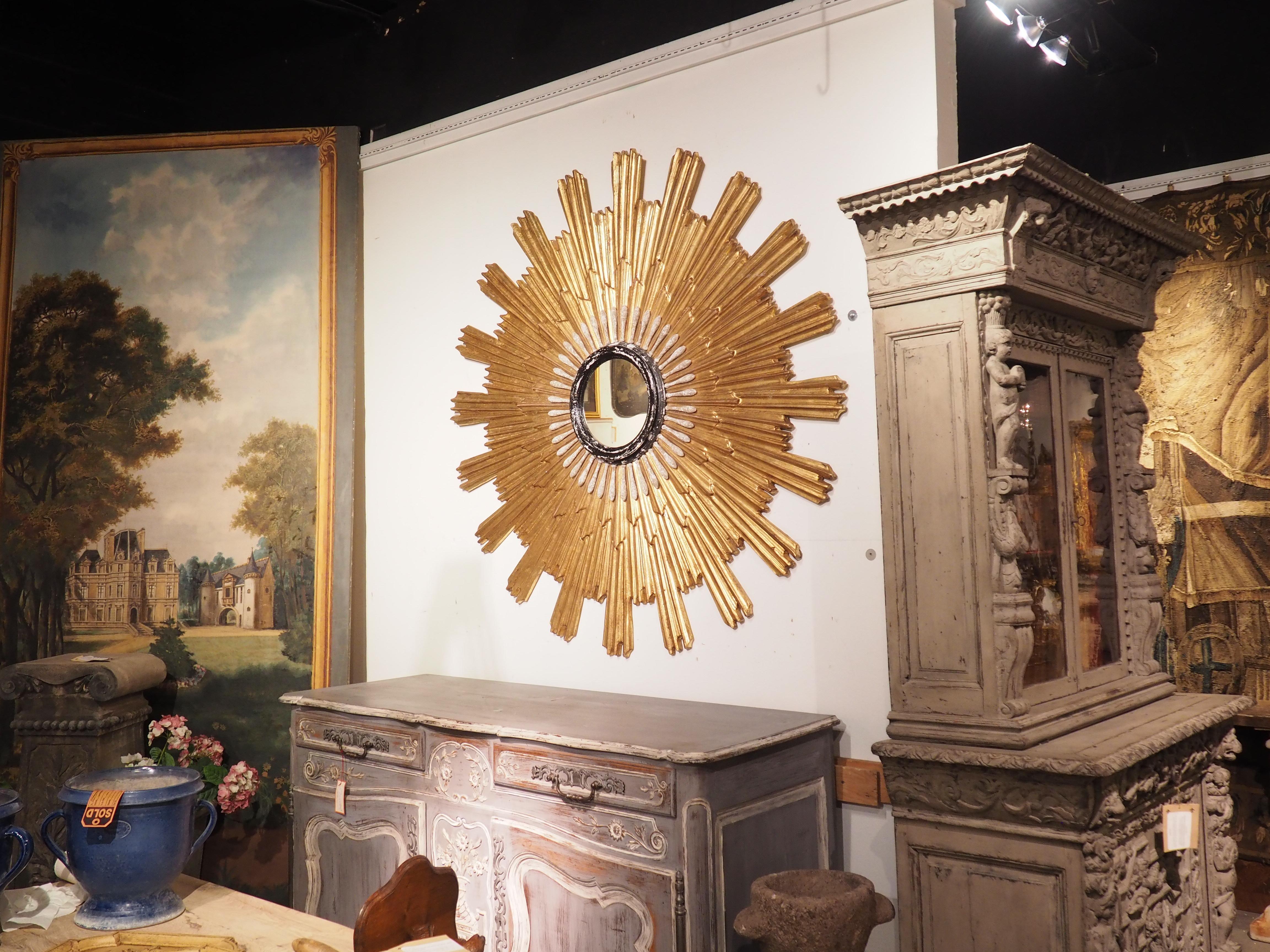 Large Italian Giltwood Sunburst Mirror with Wooden Pendant Surround For Sale 9