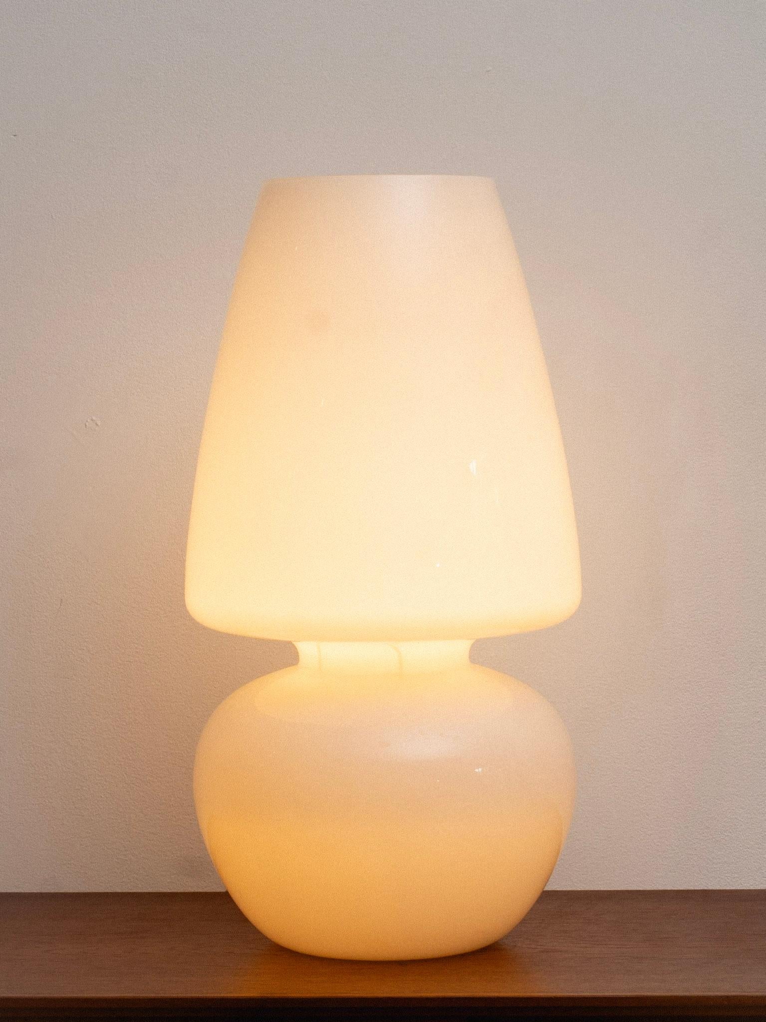 Large Italian Glass Table Lamp by VeArt In Good Condition For Sale In Brooklyn, NY