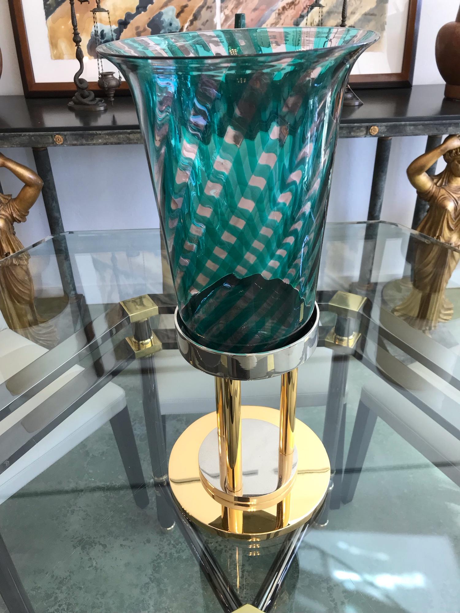 Große italienische Glasvase Gold und Edelstahlsockel von VeArt, Italien, 1980er Jahre im Zustand „Gut“ im Angebot in Fort Lauderdale, FL