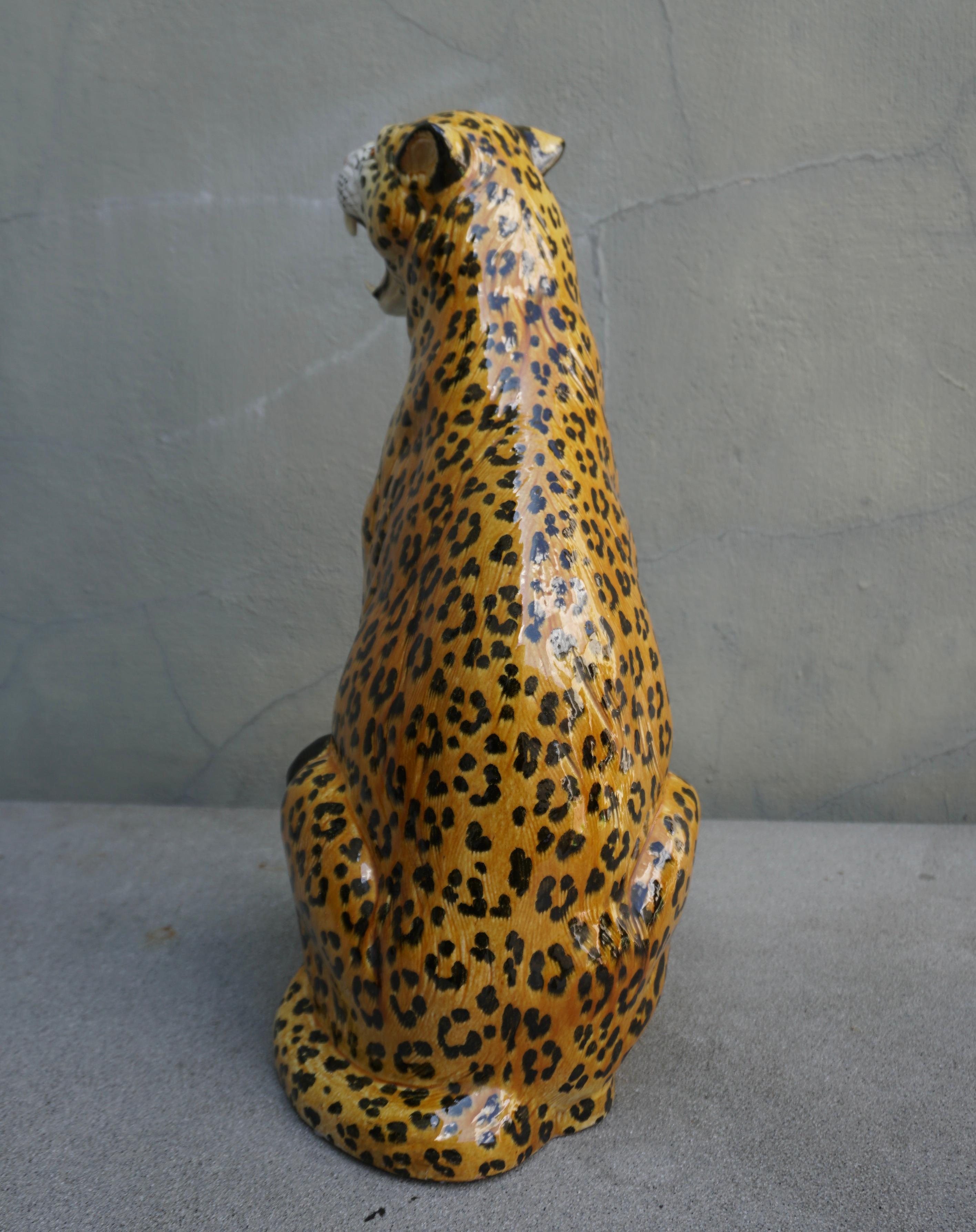 Large Italian Glazed Terracotta Leopard Cheetah Statue, 1960s Hollywood Regency In Good Condition For Sale In Antwerp, BE