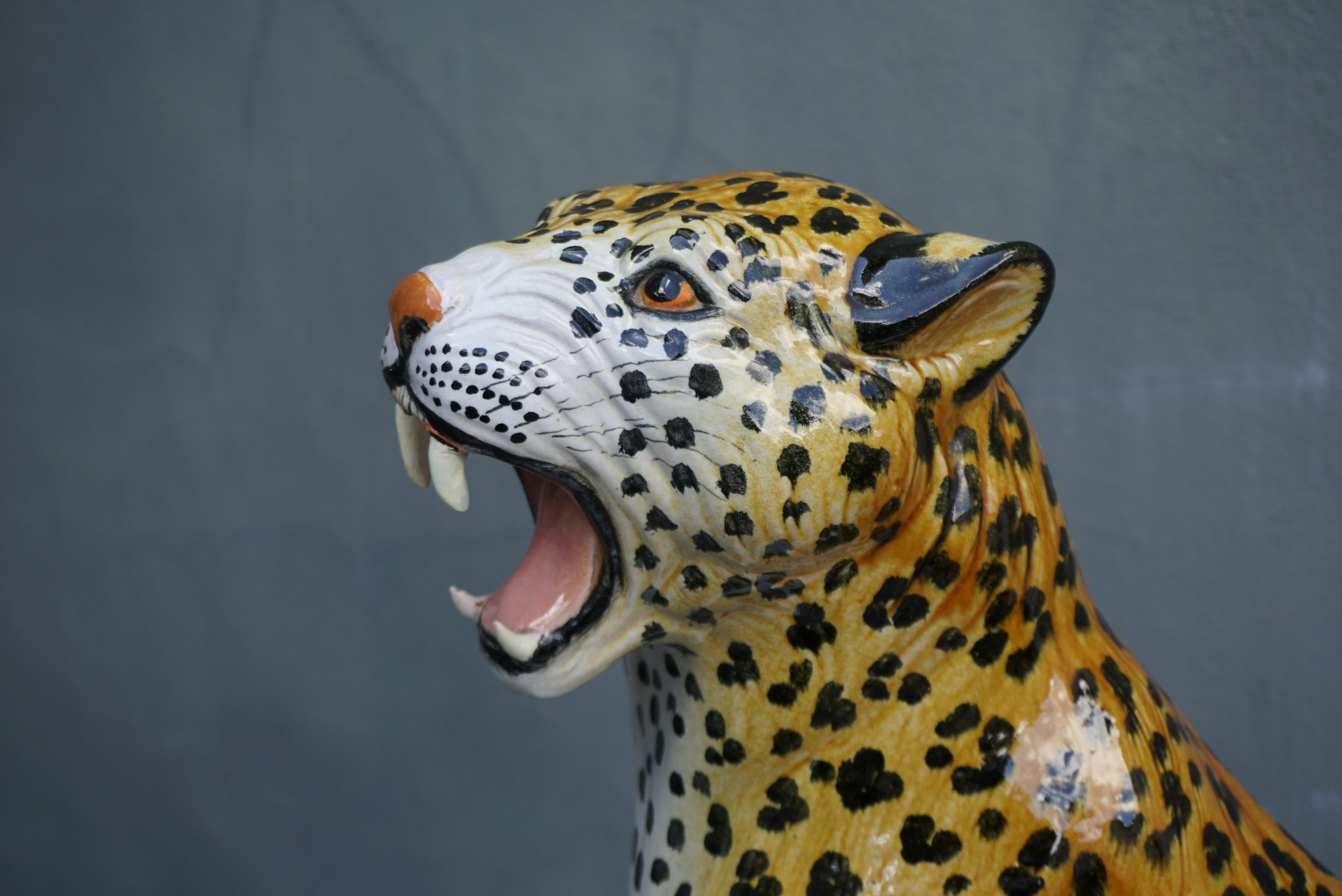 Large Italian Glazed Terracotta Leopard Cheetah Statue, 1960s Hollywood Regency For Sale 1