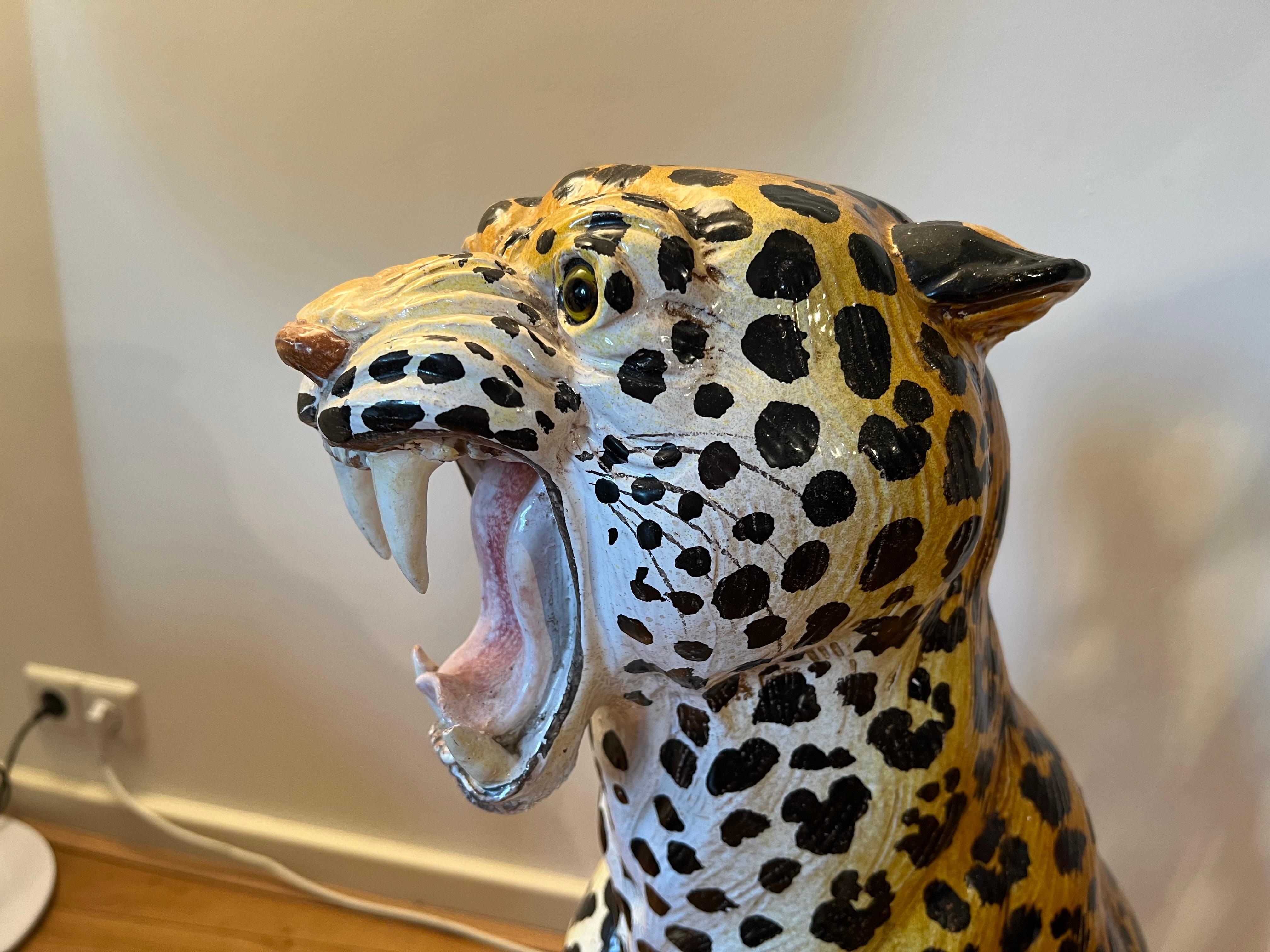 Large Italian Glazed Terracotta Leopard Figure Statue, 1960s Hollywood Regency In Good Condition For Sale In BUSSUM, NH