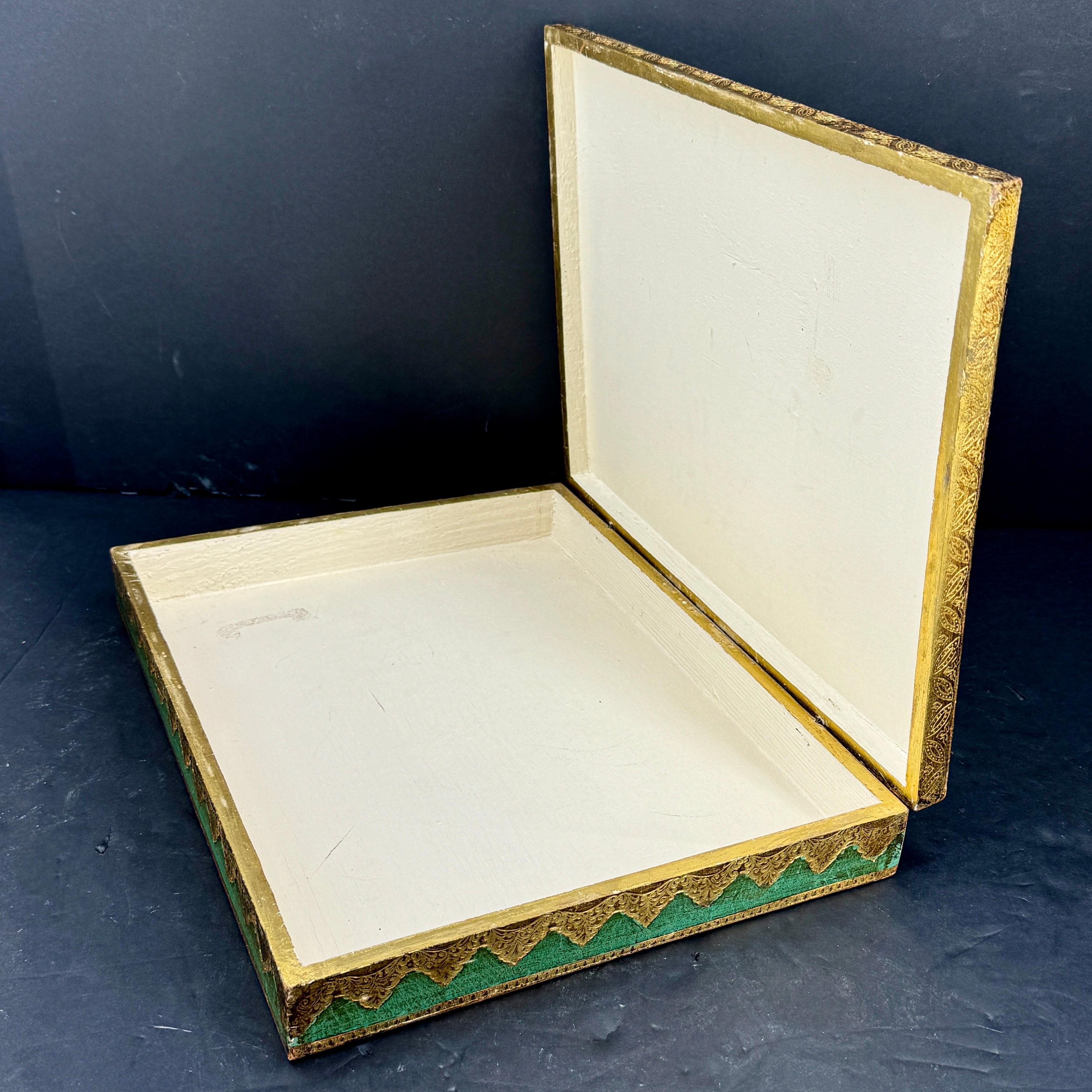 Joyero Rectangular de Almacenamiento Italiano Dorado Grande en venta 2