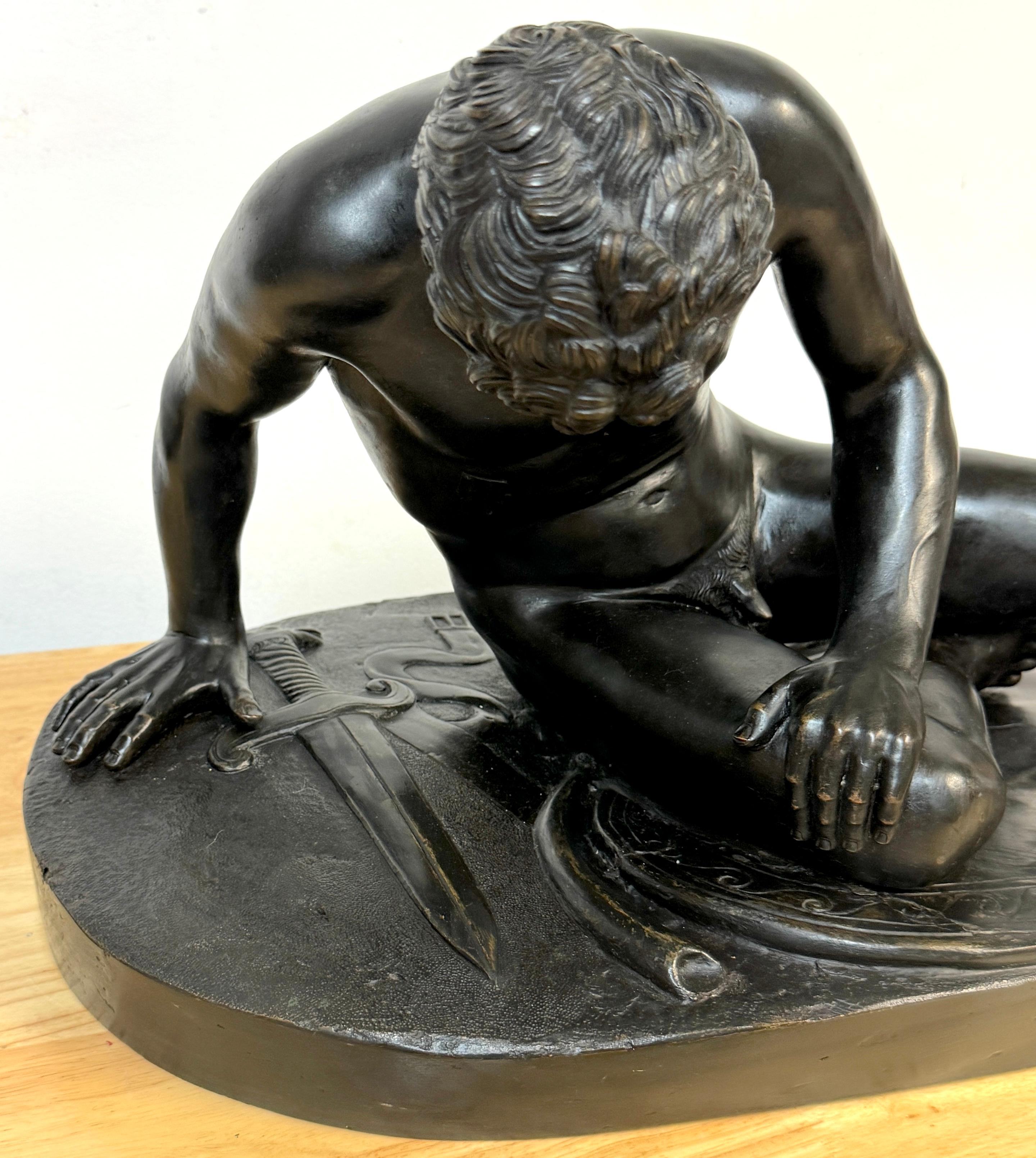 Gran escultura italiana Grand Tour de bronce 