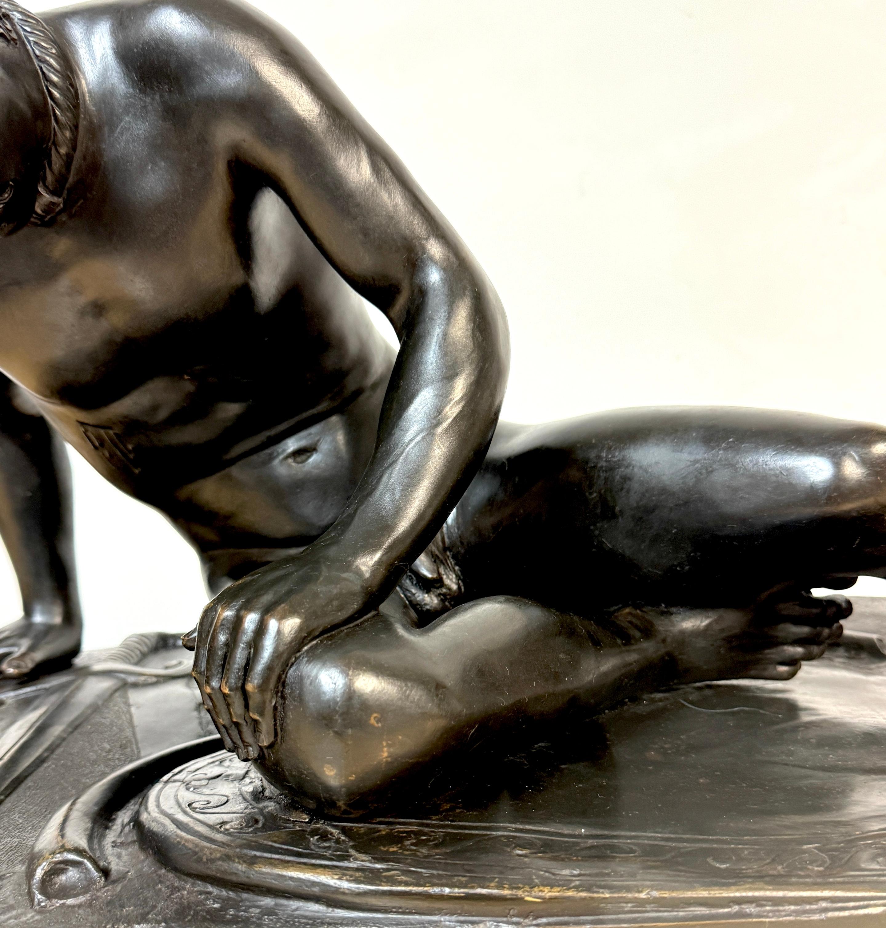 Gran escultura italiana Grand Tour de bronce 