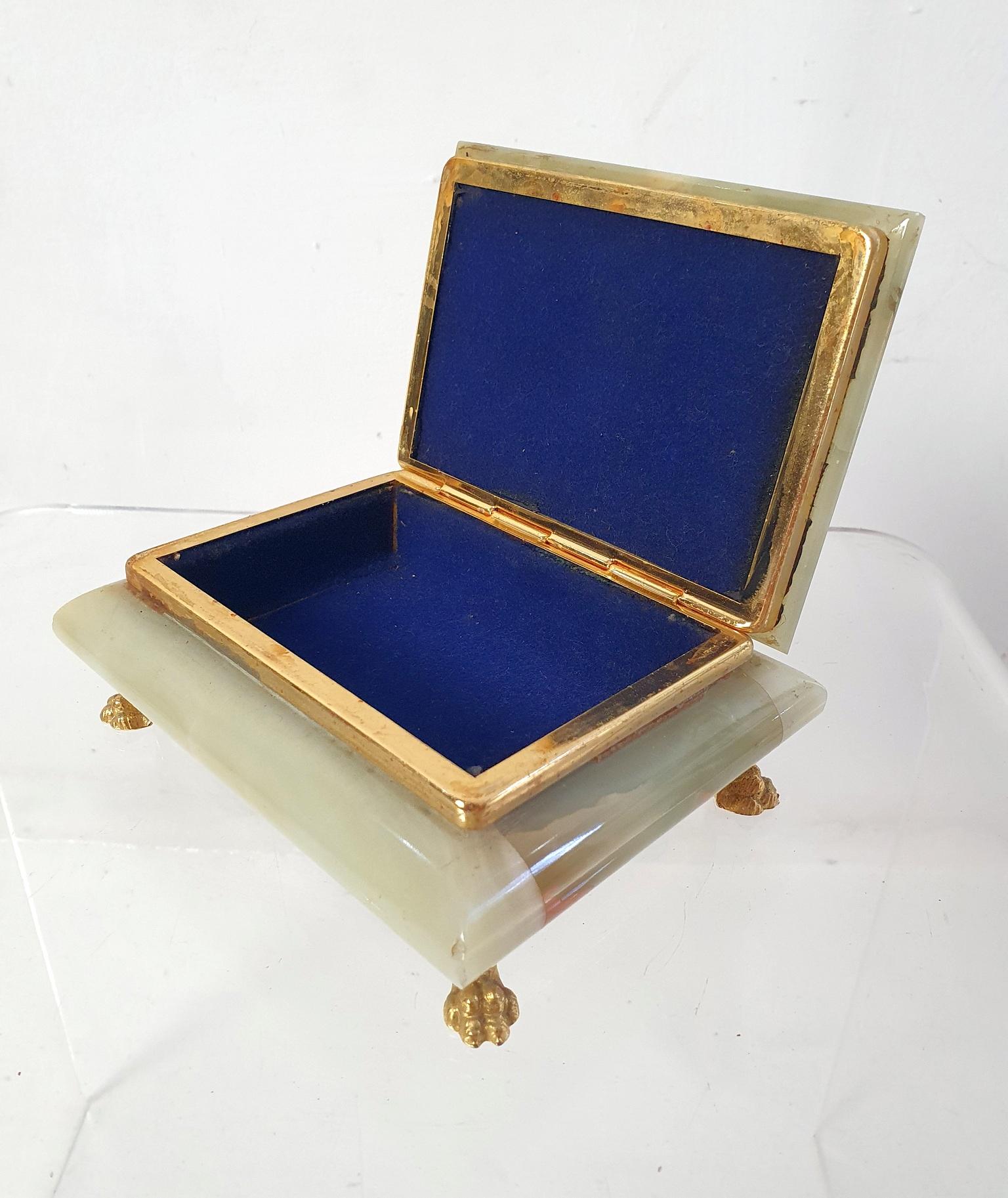 Italian Green Onyx Marble Box with Lionfeet In Good Condition For Sale In Albano Laziale, Rome/Lazio