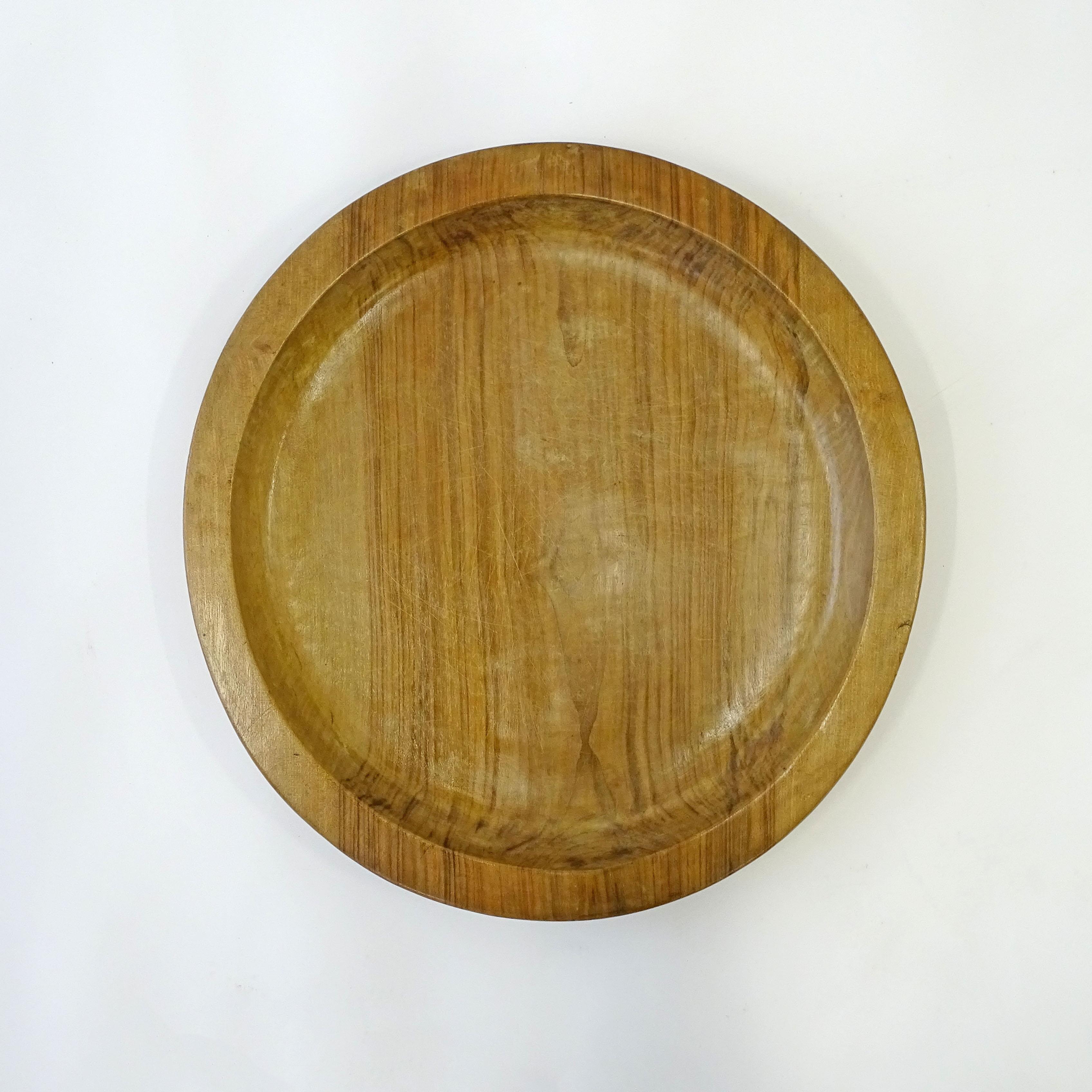 Piatto da centro in legno di Art Carved, intagliato a mano, di grande valore
