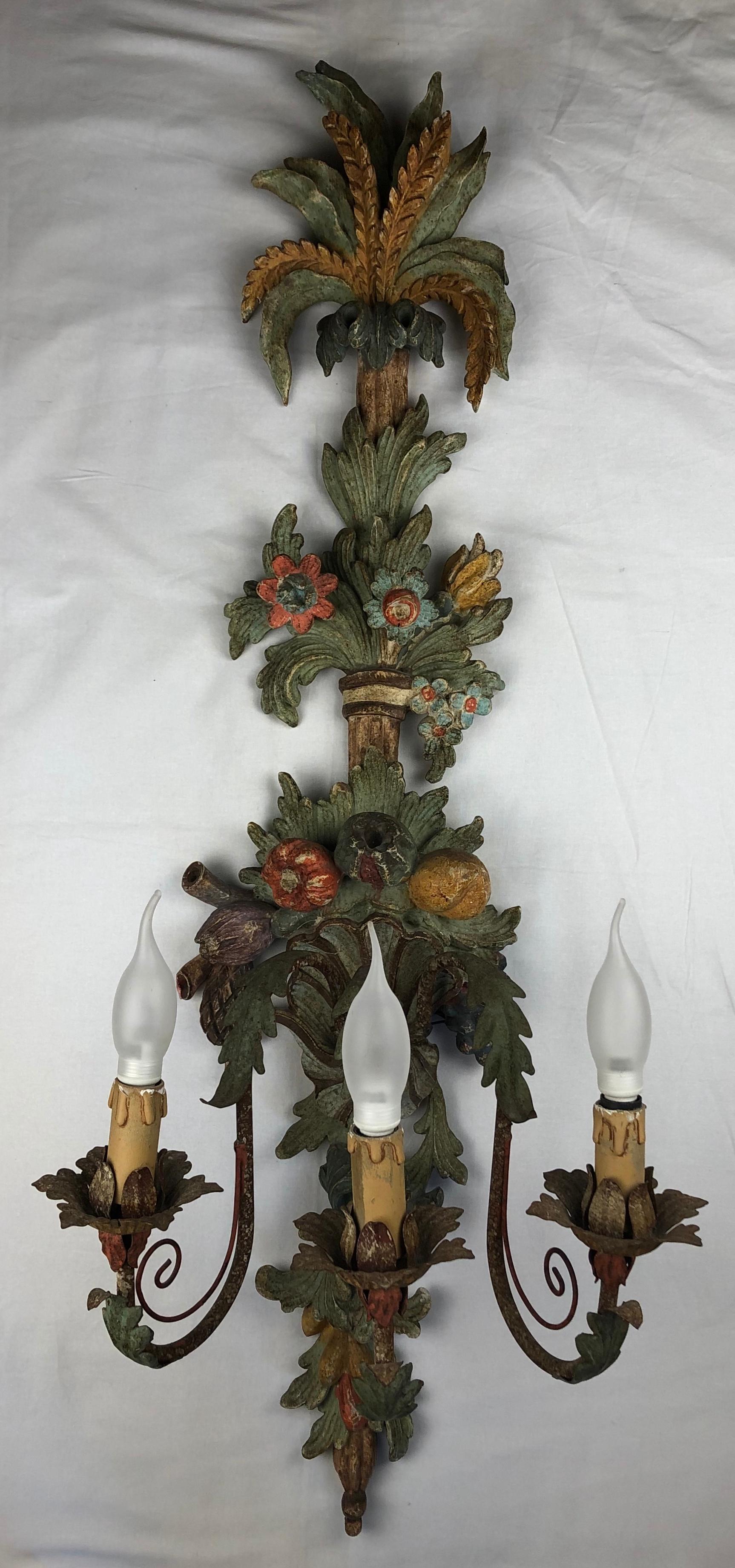 Hand-Painted Large Italian Renaissance Hand Carved Wall Sconce  For Sale