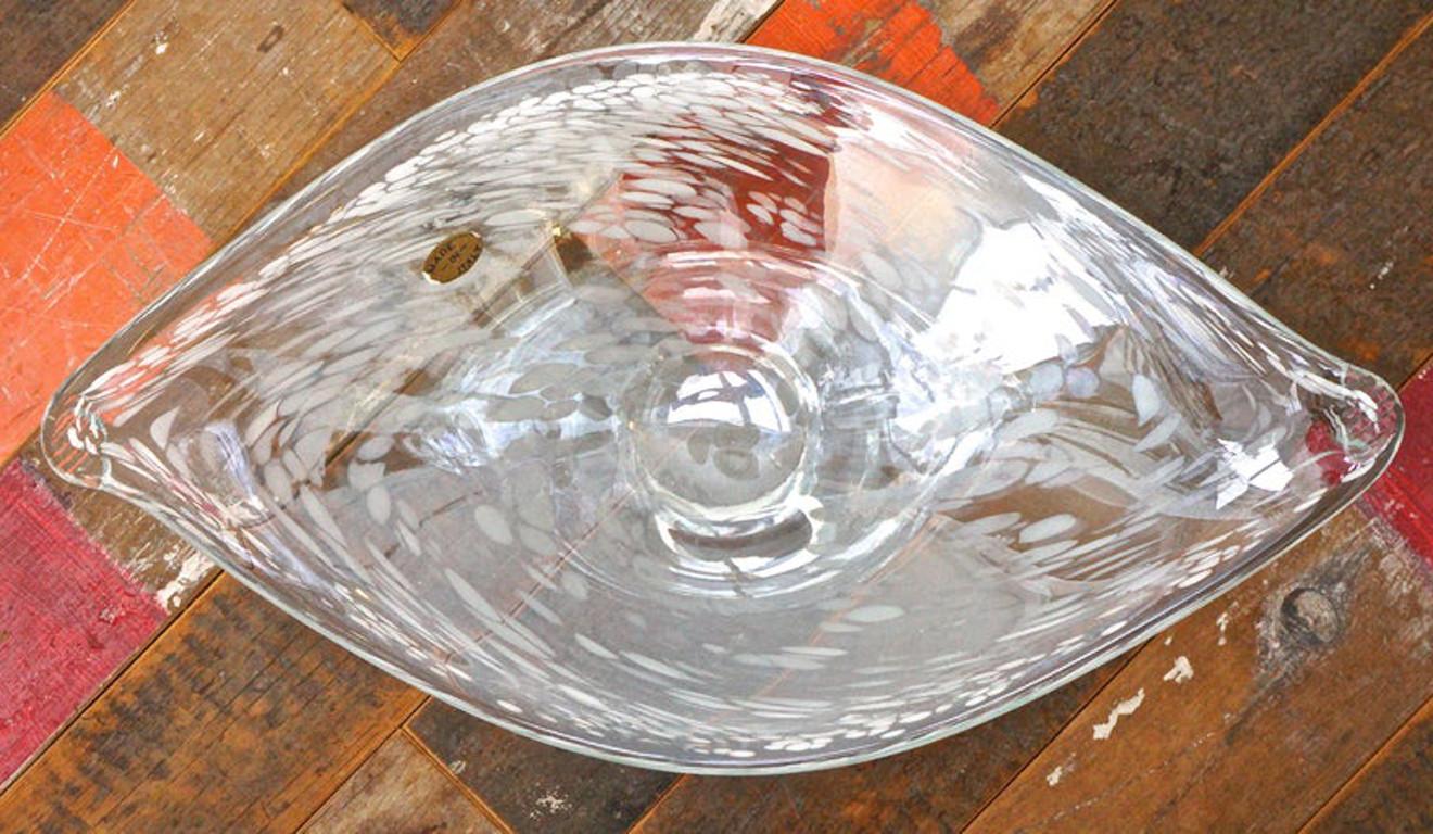 Mid-20th Century Large Italian Handmade Clear and White Art Glass Bowl, circa 1960s For Sale