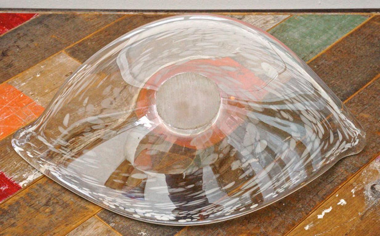 Large Italian Handmade Clear and White Art Glass Bowl, circa 1960s For Sale 1