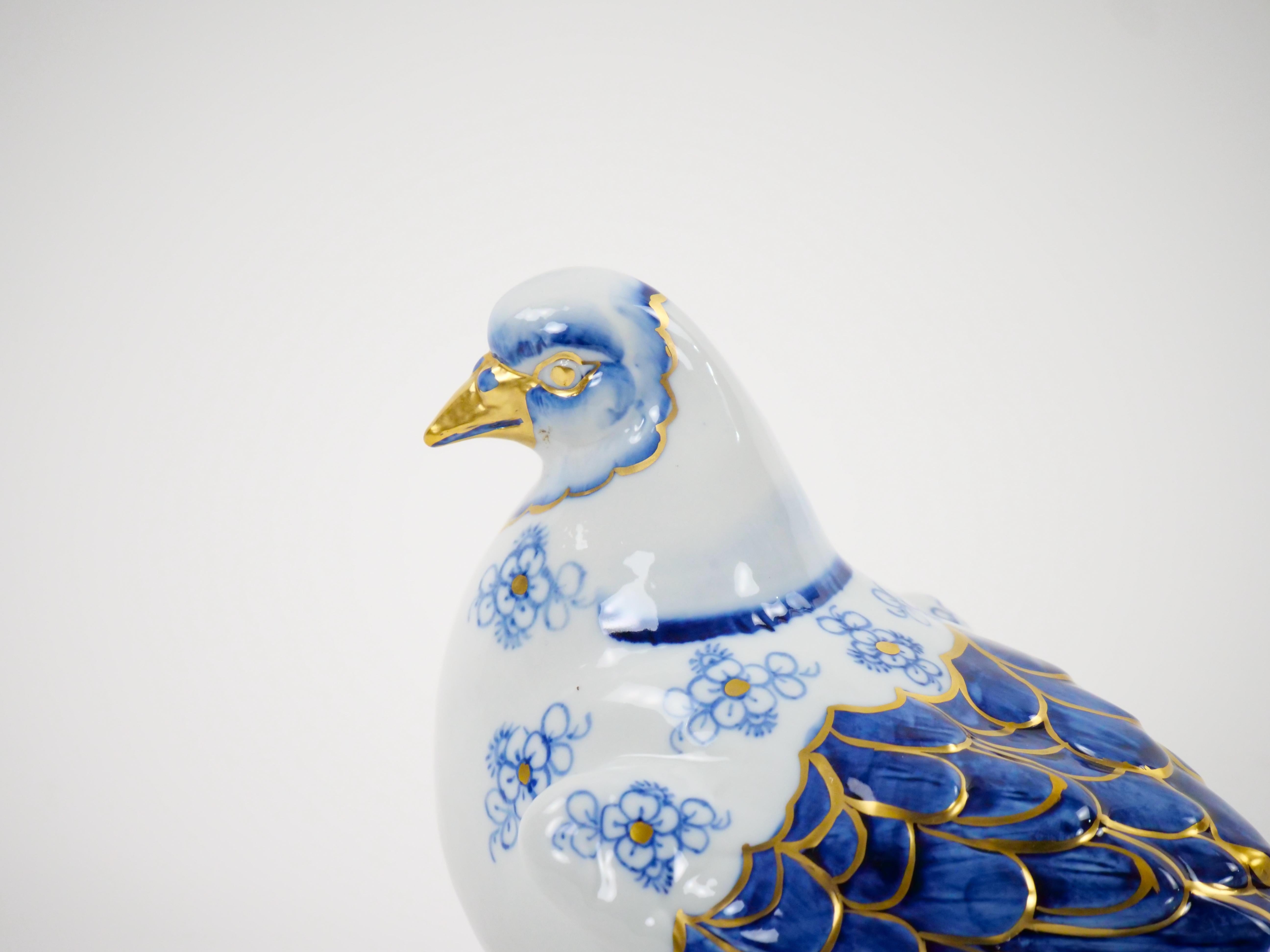 Large Italian Hand Painted / Gilt Polychrome Porcelain Dove Bird Figurines For Sale 14