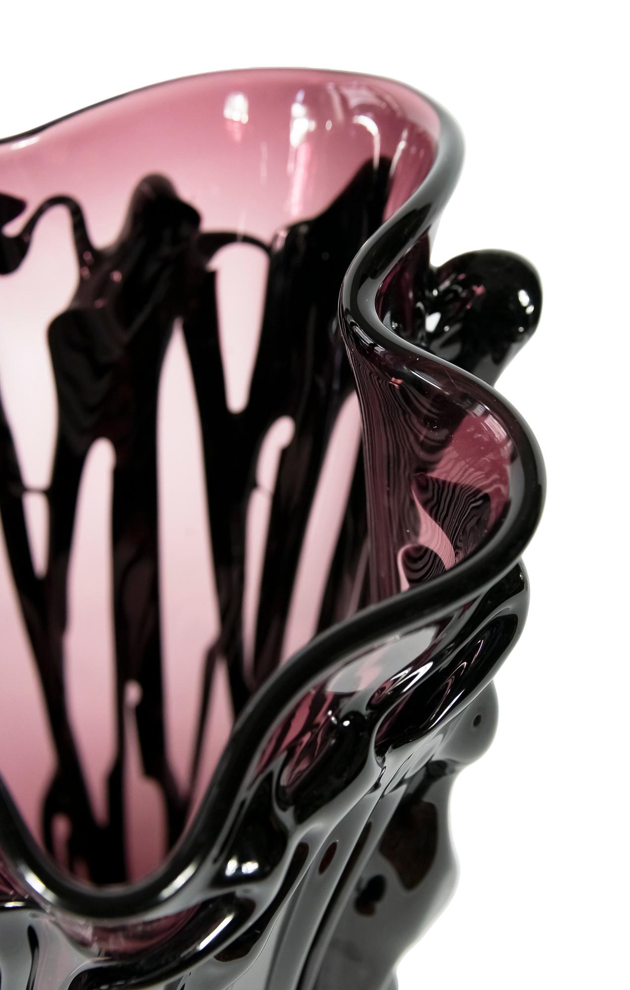 Gran jarrón italiano de cristal de Murano hecho a mano Firmado E. Camozzo Siglo XXI y contemporáneo