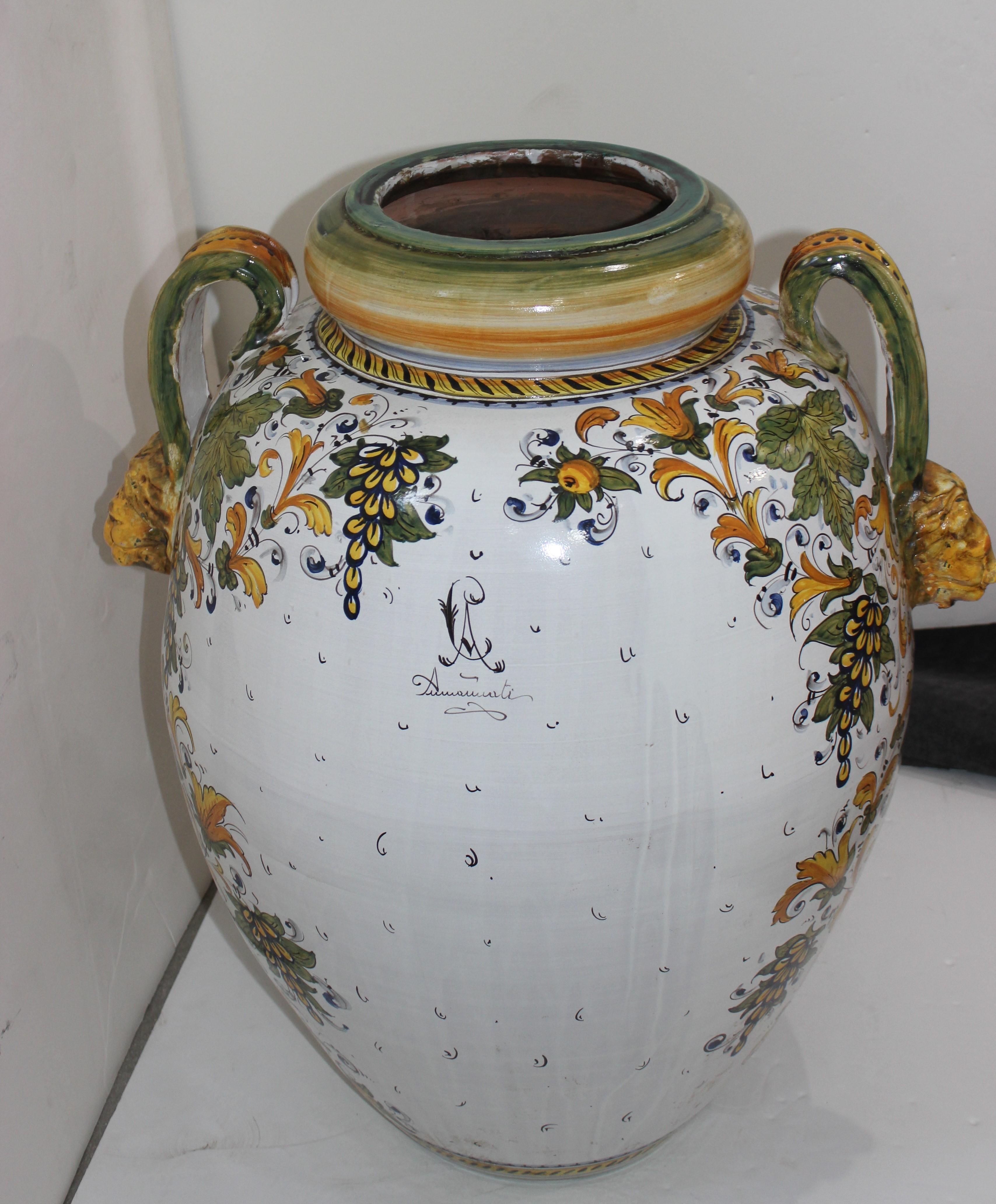 Large Italian Handpainted Wine Urn In Good Condition In West Palm Beach, FL