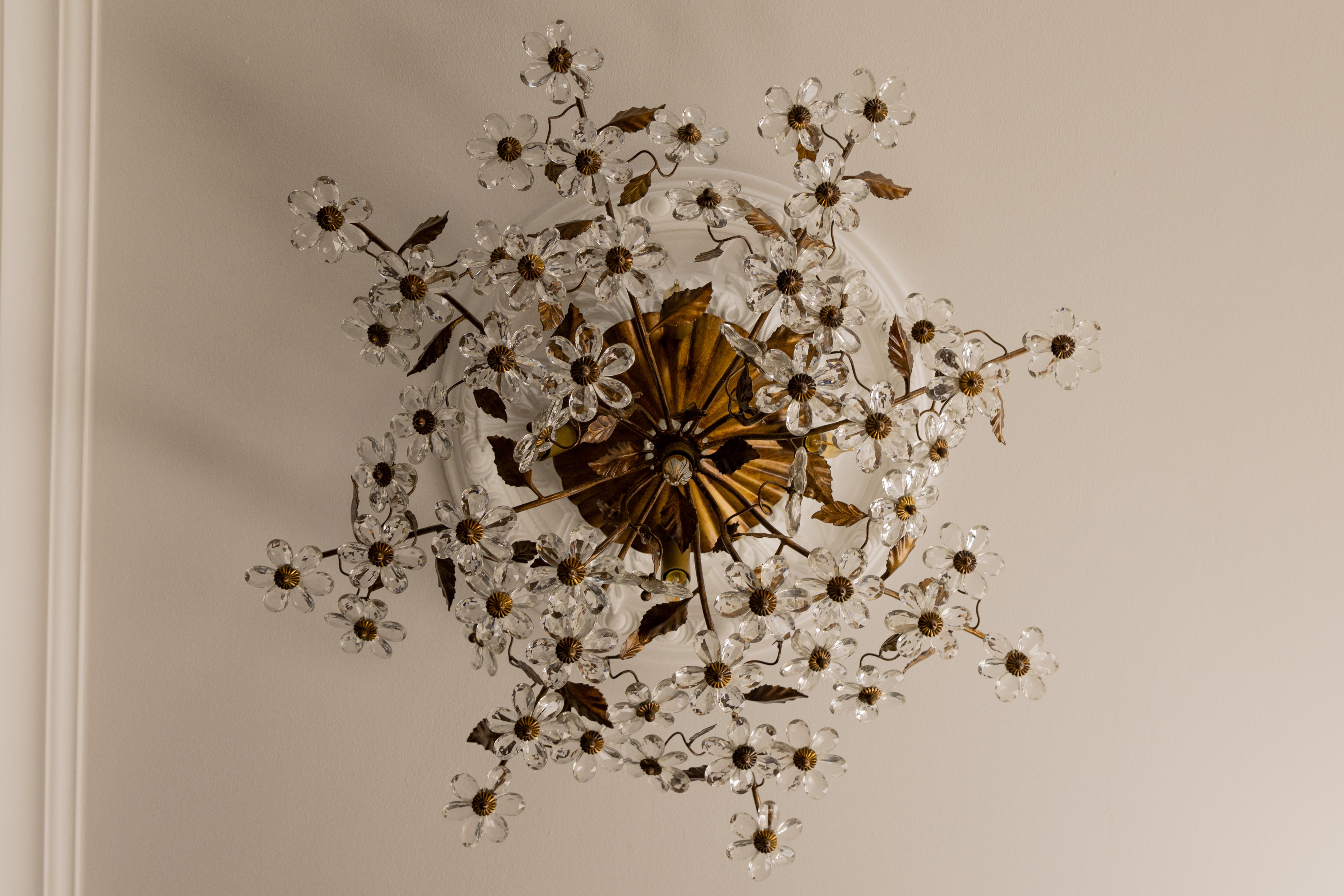 Large Italian Hollywood Regency Crystal Glass Flower Ceiling Light, 1950s In Good Condition For Sale In Barntrup, DE