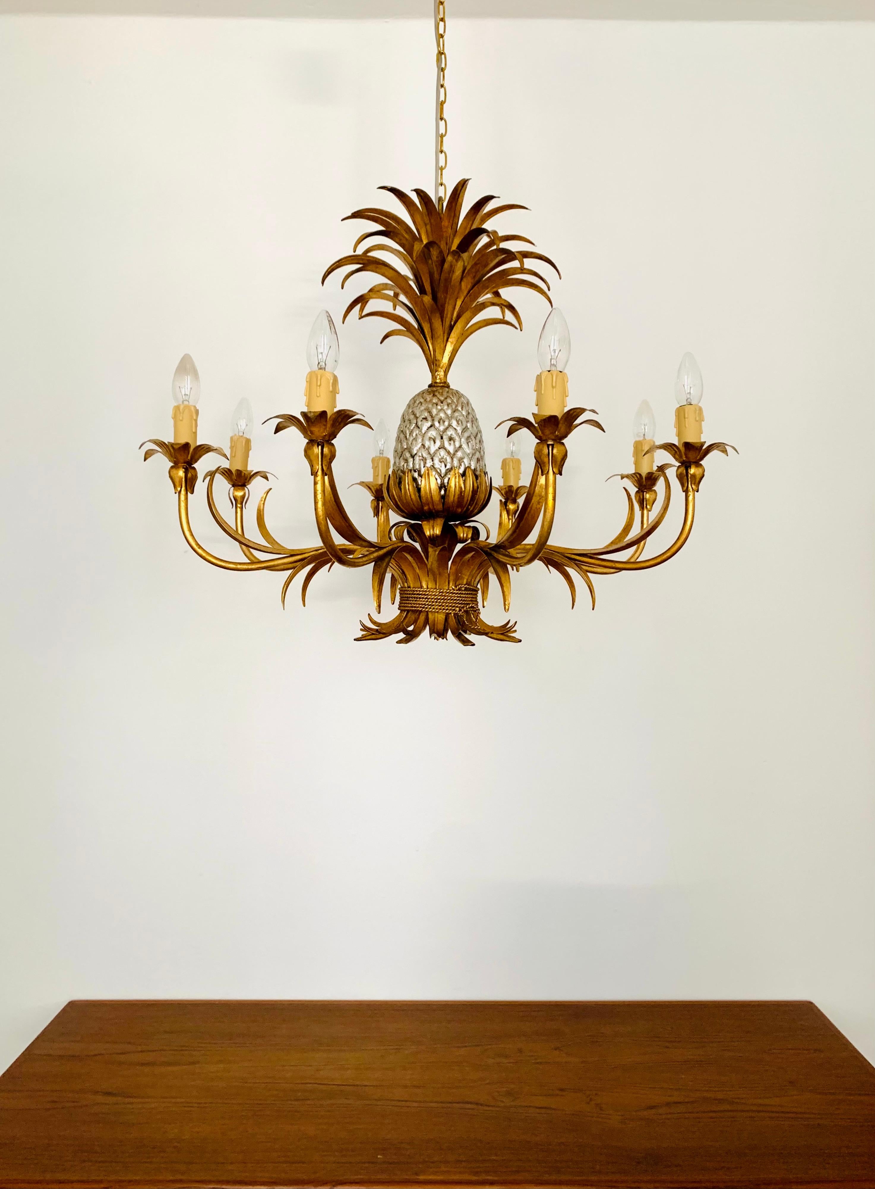 Milieu du XXe siècle Grand lustre italien Hollywood Regency à ananas par Hans Kögl en vente