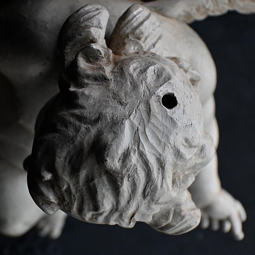 Sculpté à la main Grand chérubin italien de la fin du XVIIIe si�ècle sculpté à la main en vente