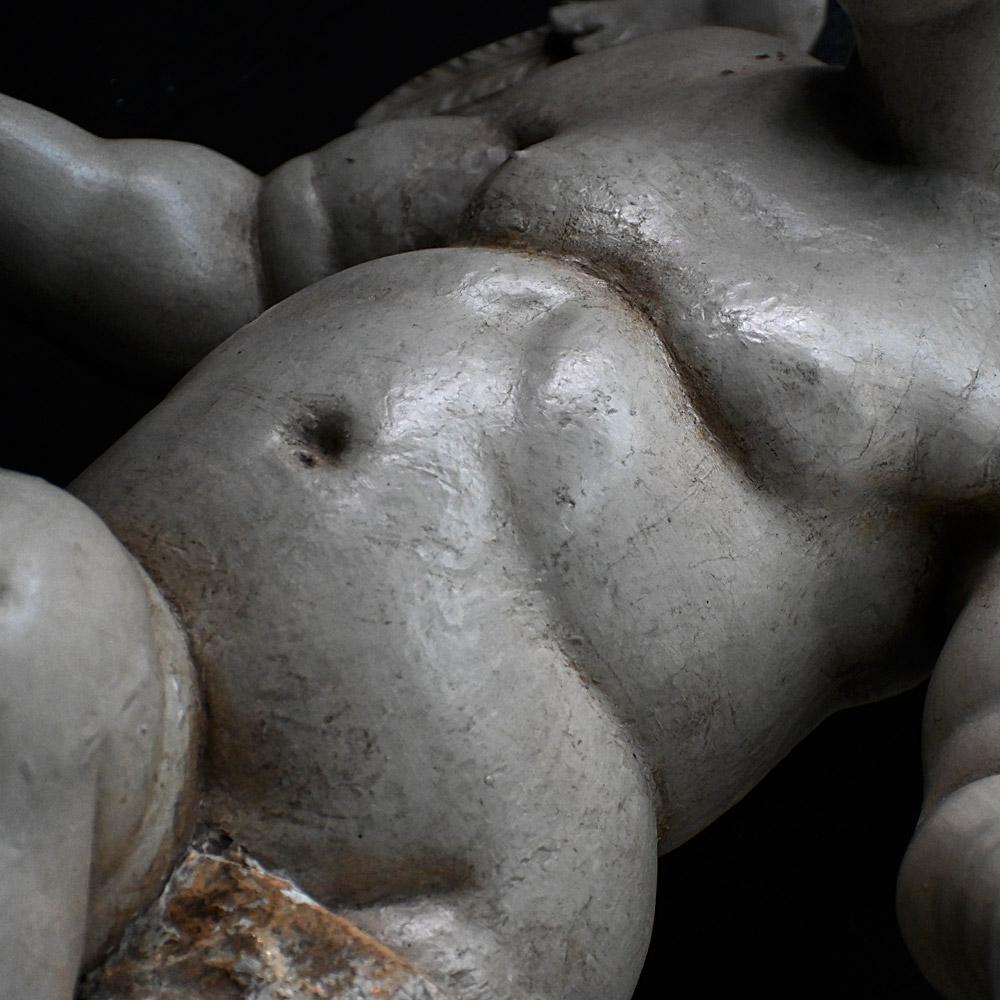 Grand chérubin italien de la fin du XVIIIe siècle sculpté à la main en vente 2