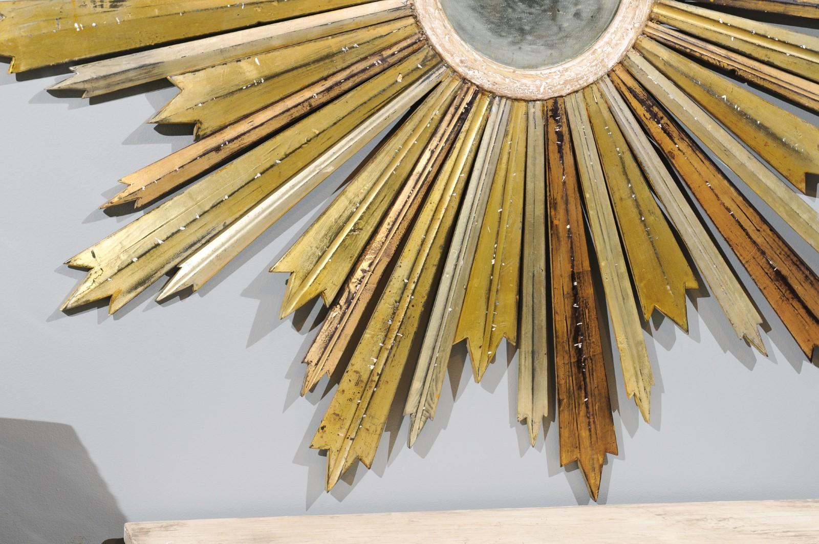 Large Italian Late 19th Century Sunburst Mirror with Alternating Rays 4