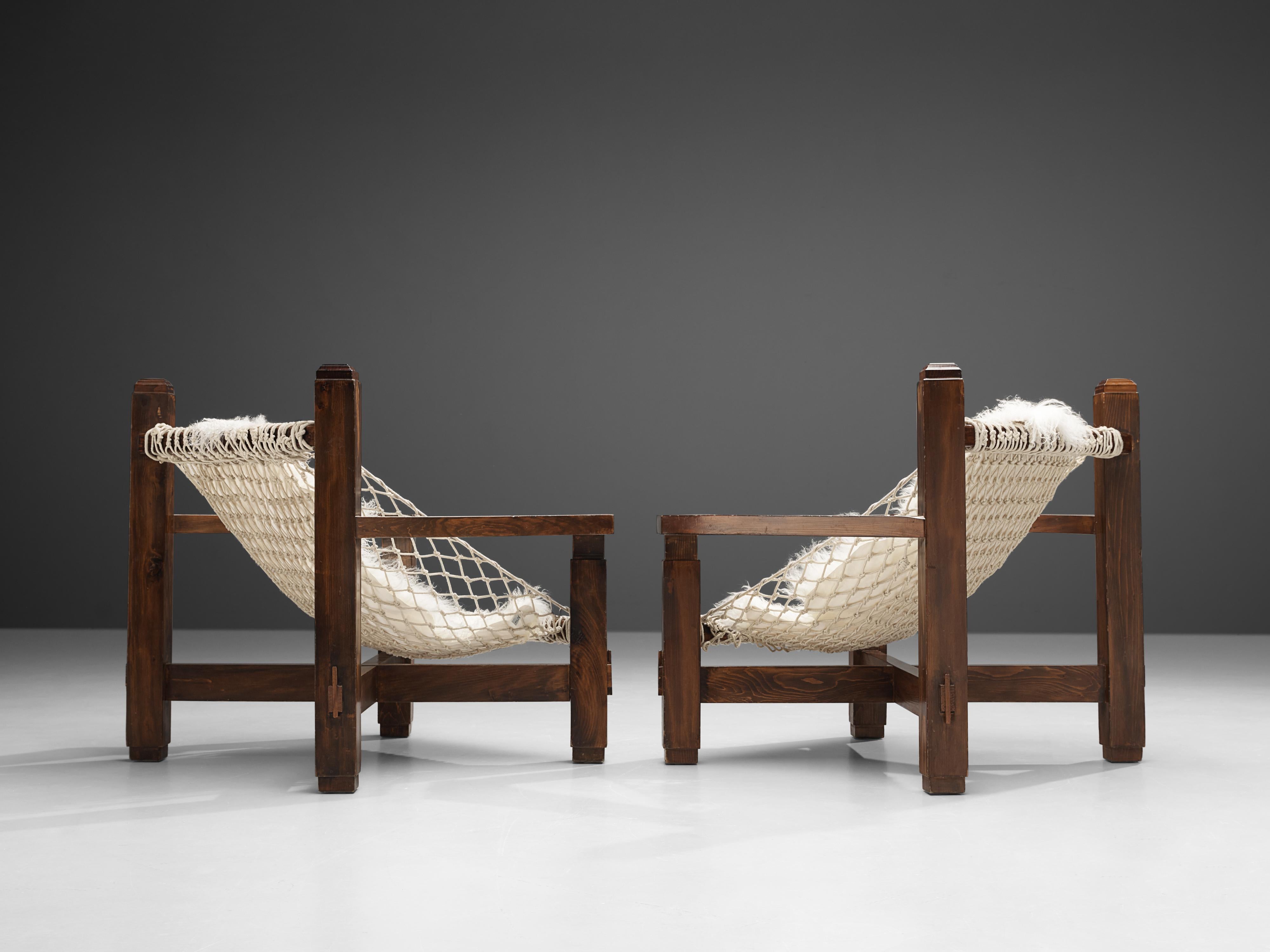 Mid-Century Modern Grande chaise longue italienne en pin teinté et assise en corde en vente