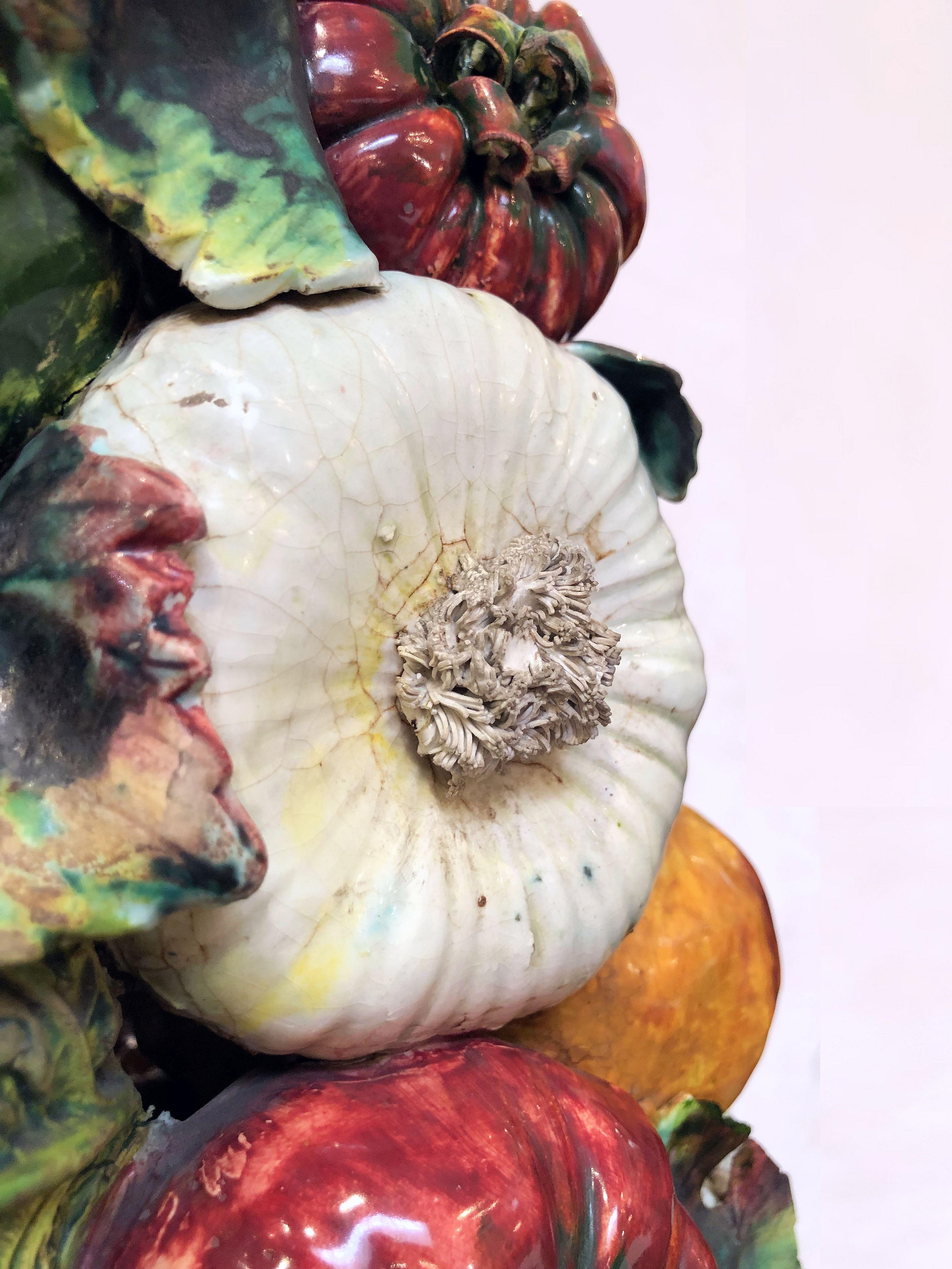 Grande tour de légumes ou centre de table topiaire en céramique italienne en forme de majolique en vente 8