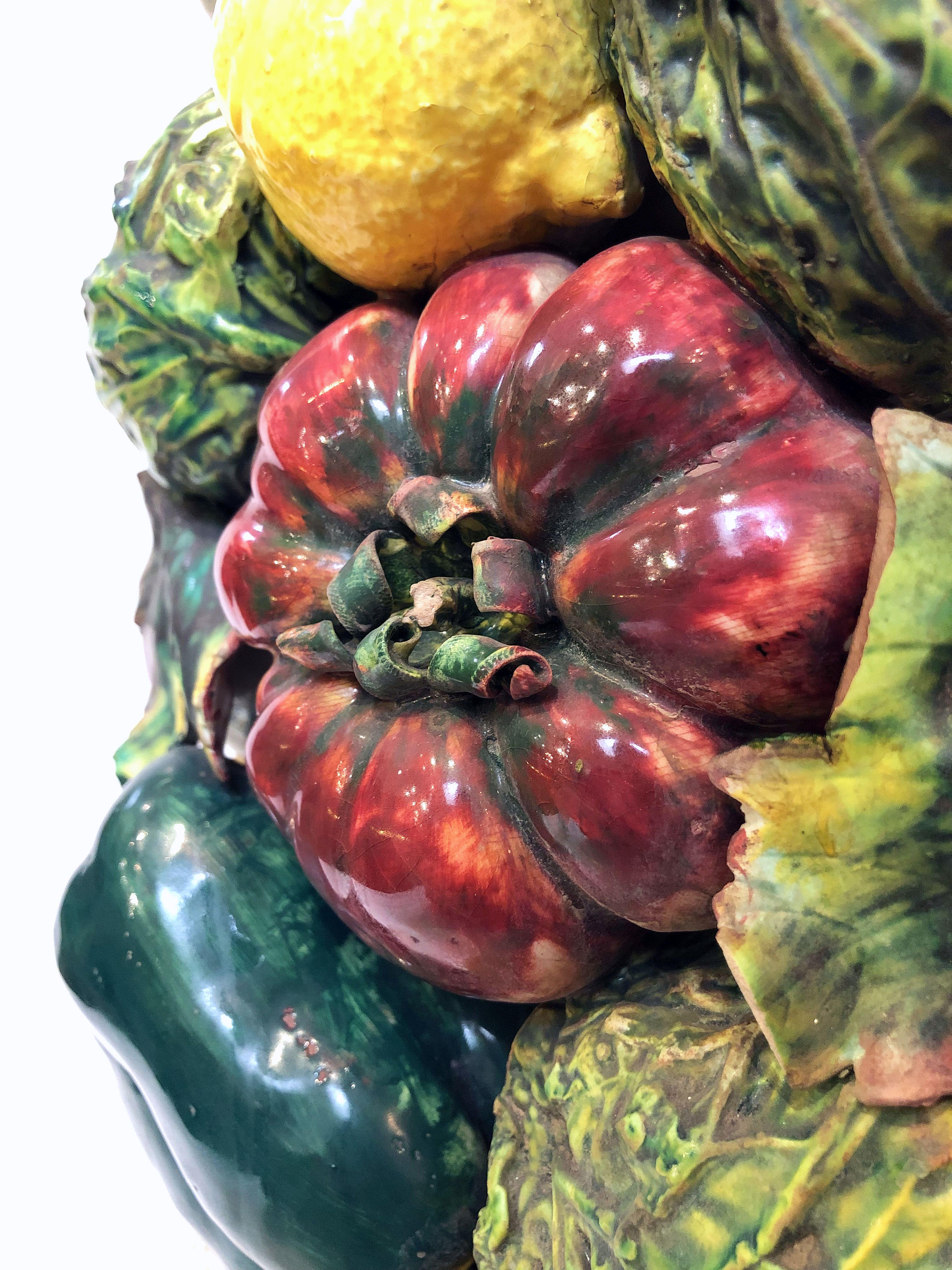 Grande tour de légumes ou centre de table topiaire en céramique italienne en forme de majolique en vente 9