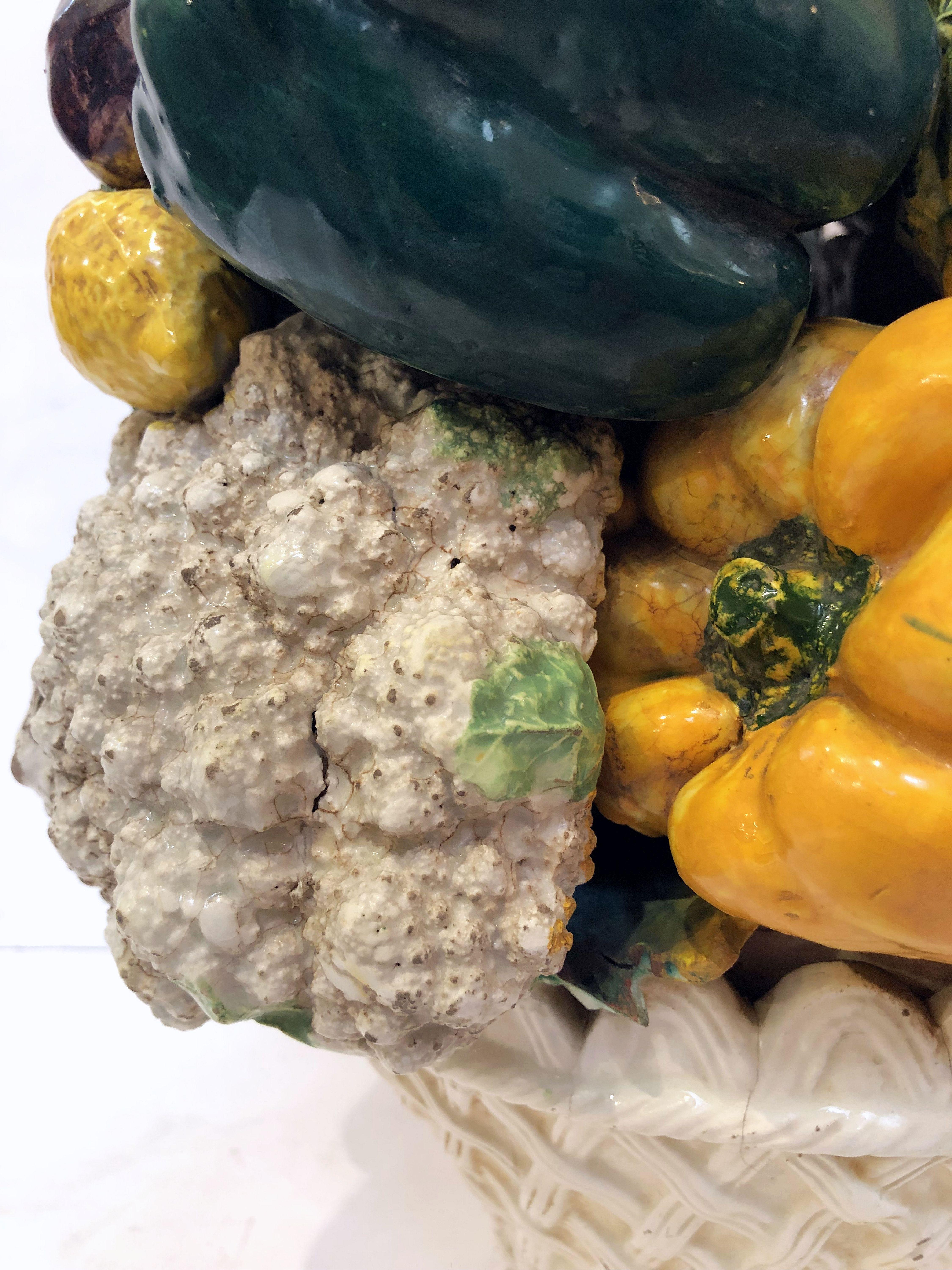 Grande tour de légumes ou centre de table topiaire en céramique italienne en forme de majolique en vente 11