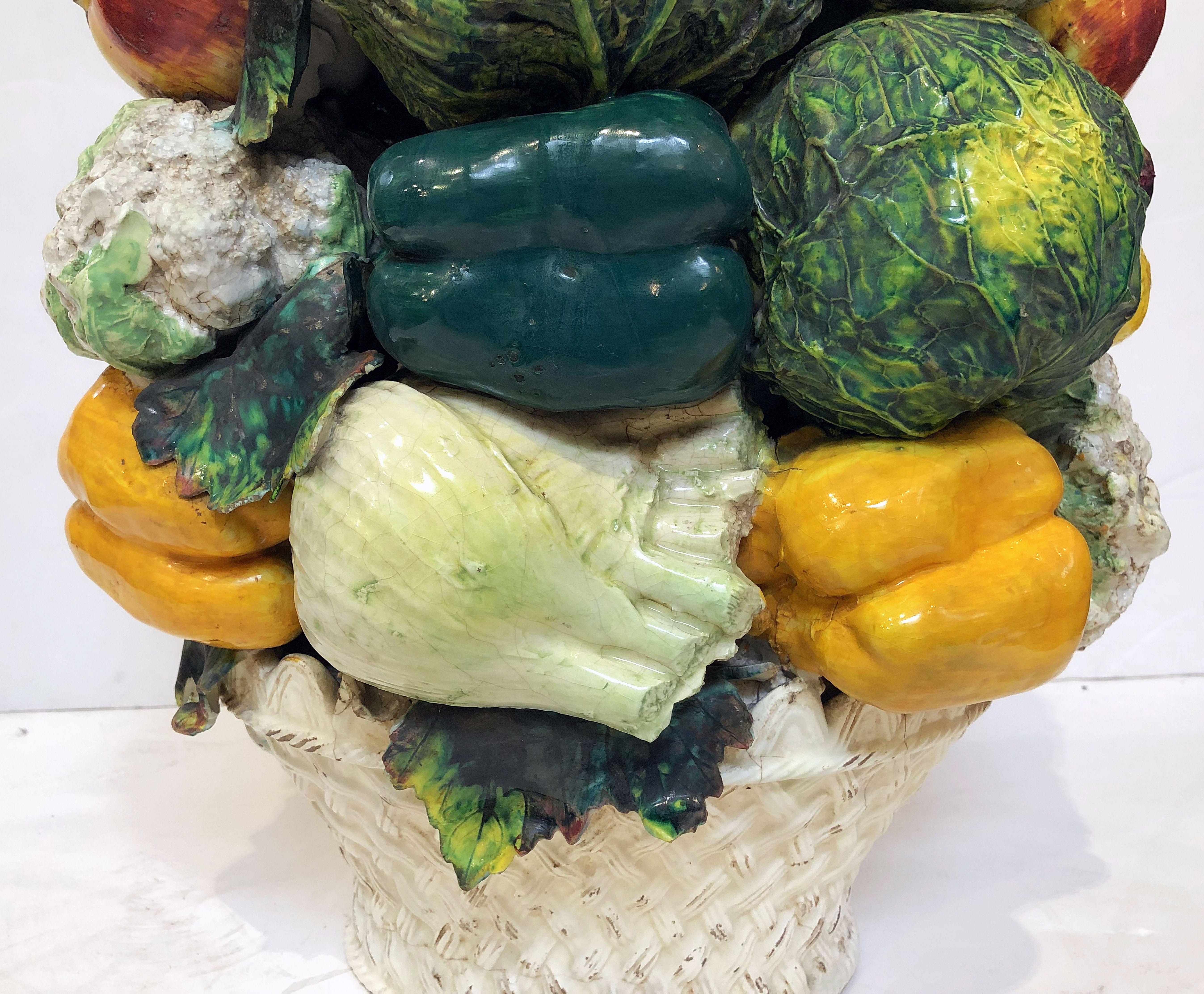 Centro de mesa grande de cerámica mayólica italiana para verduras o topiario en venta 12