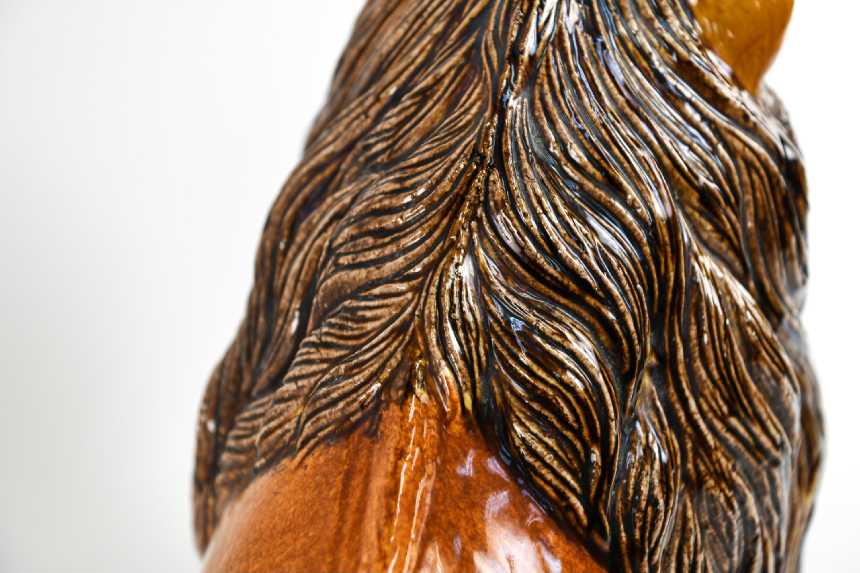 Grande sculpture de lion couché en poterie de majolique italienne en vente 7
