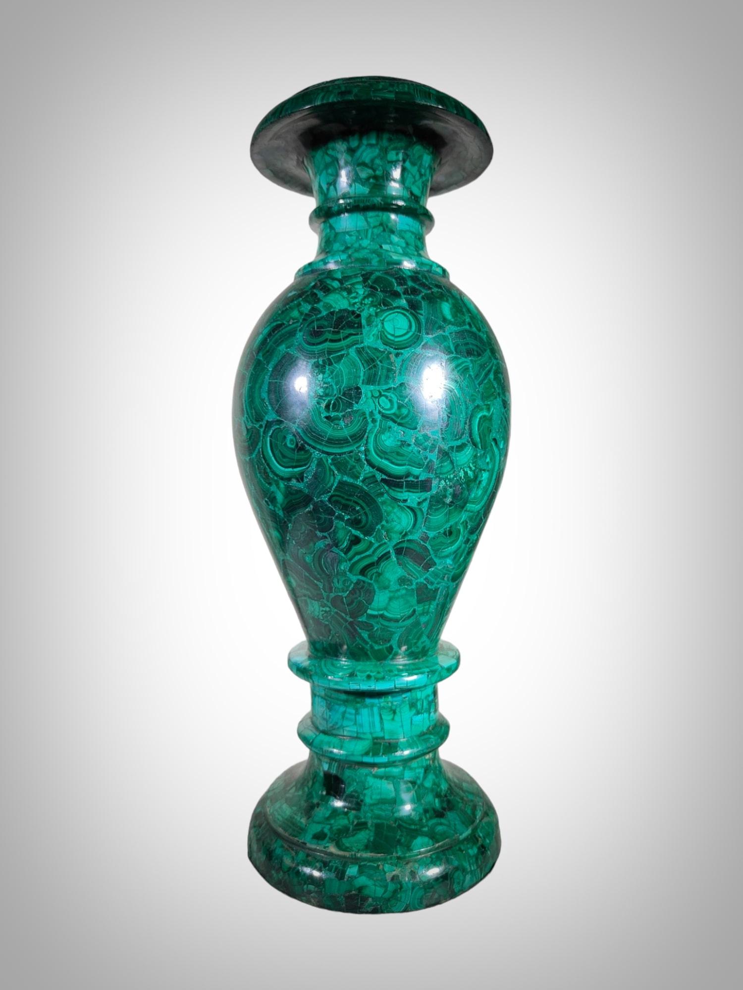 Fin du 20e siècle Grand vase italien en malachite en vente