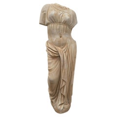 Grande sculpture italienne en marbre représentant une femme romaine, début du 20e siècle