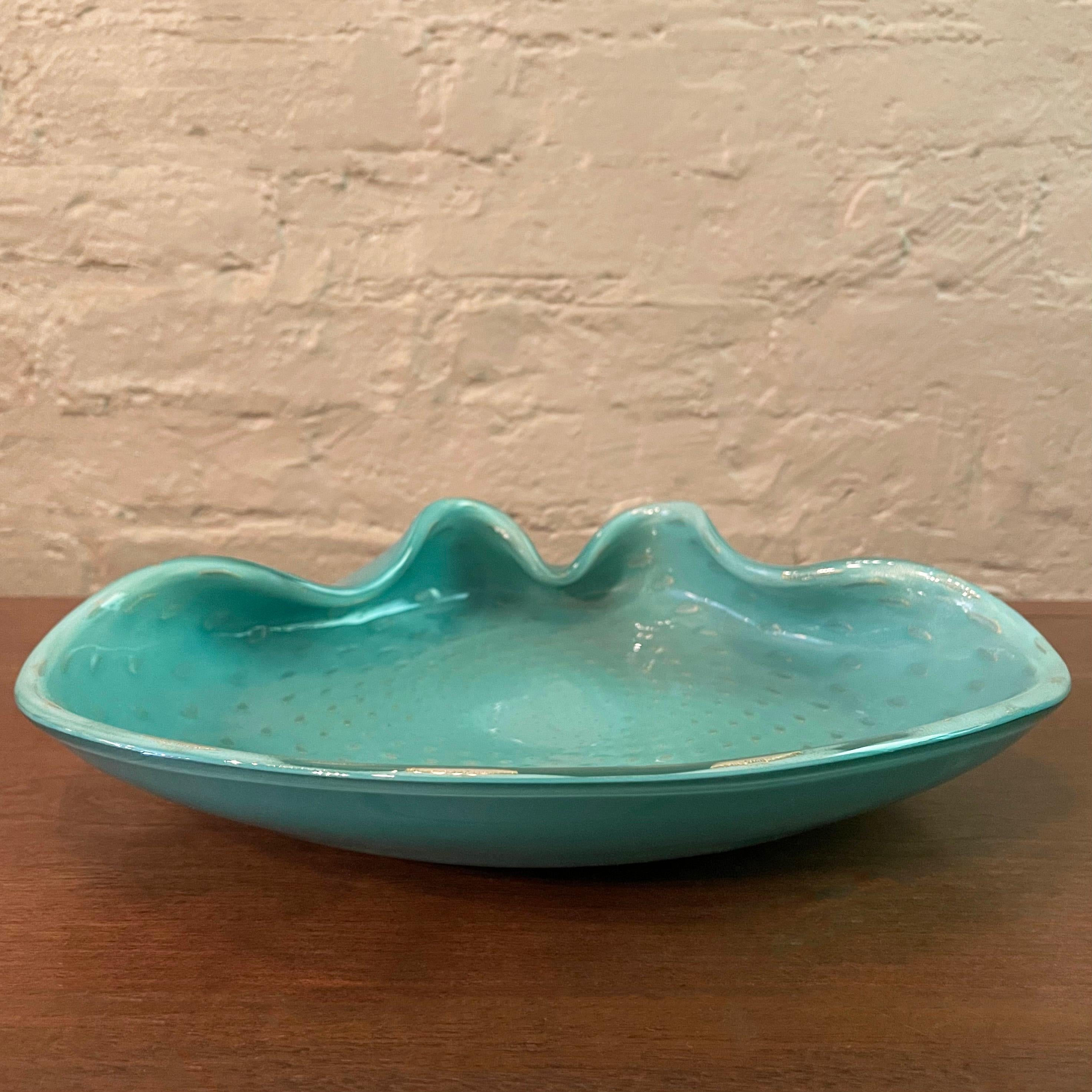 Large Italian Mid-Century Blue Murano Glass Clamshell Dish In Good Condition For Sale In Brooklyn, NY