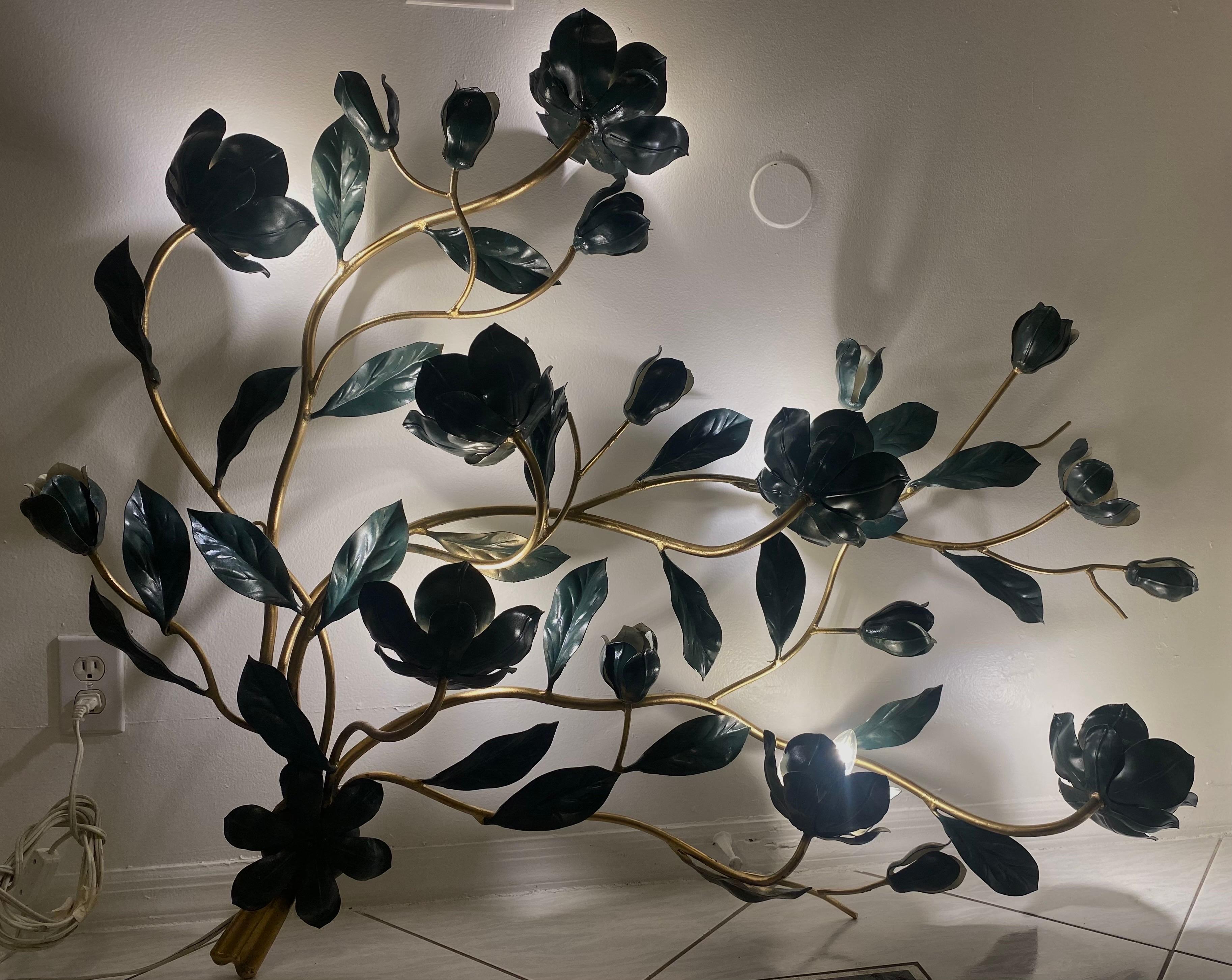 Grand luminaire mural italien en laiton de style mi-siècle moderne  Applique florale en vente 9