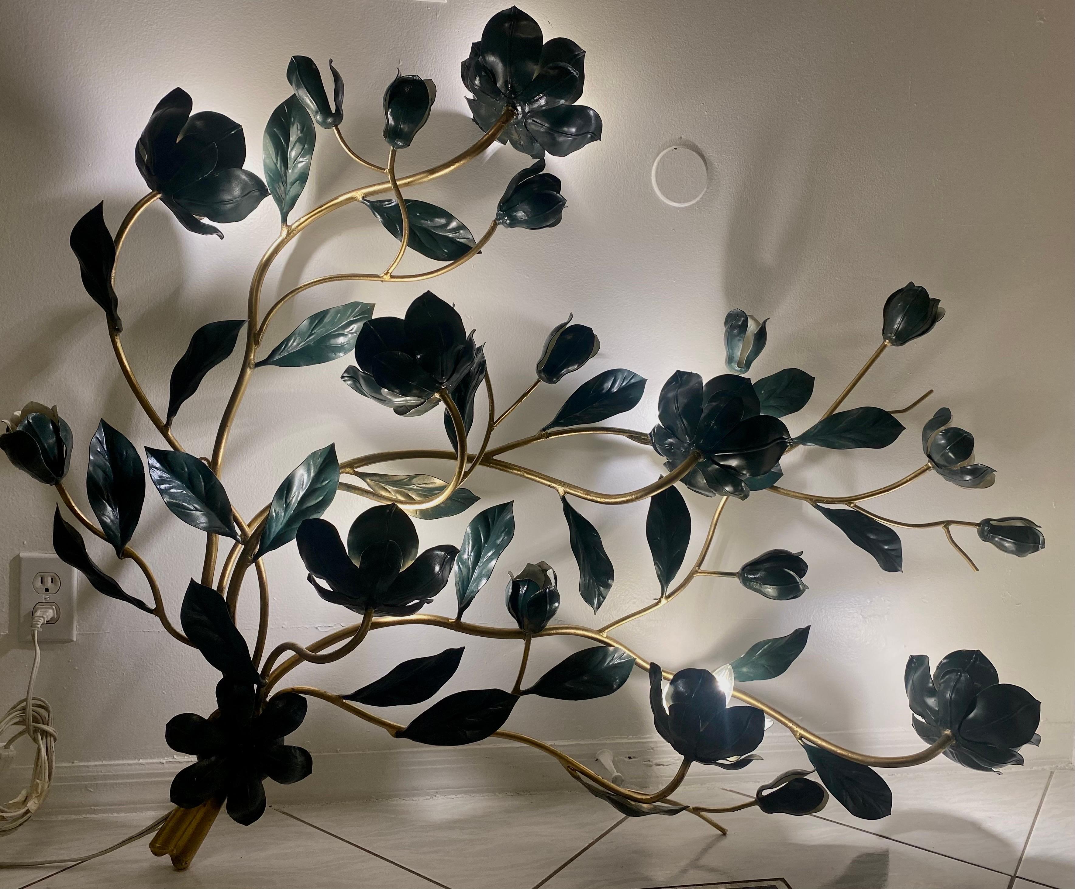 Grand luminaire mural italien en laiton de style mi-siècle moderne  Applique florale en vente 10