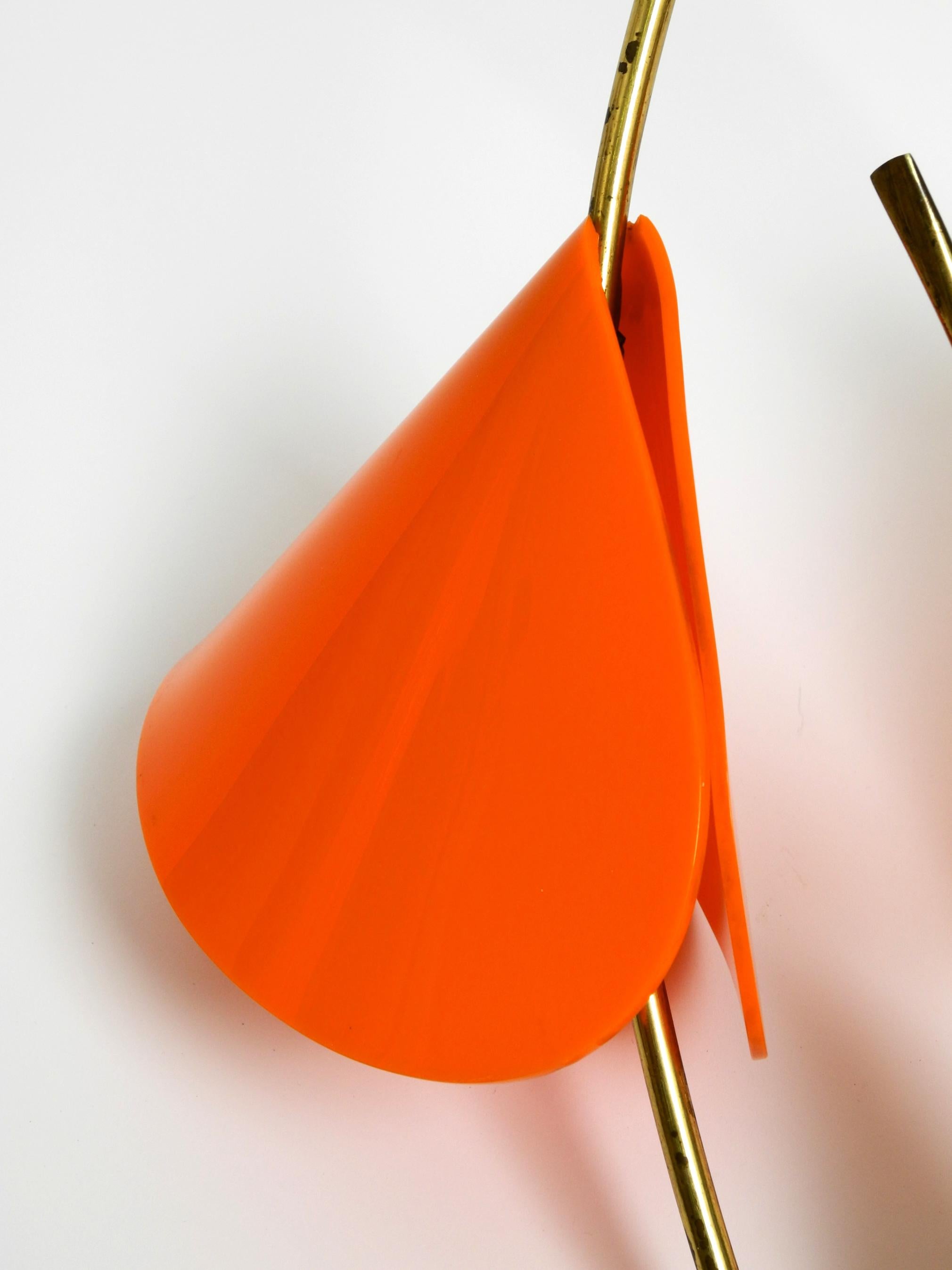 Large Italian Mid Century brass wall lamp with orange acrylic glass shades For Sale 8