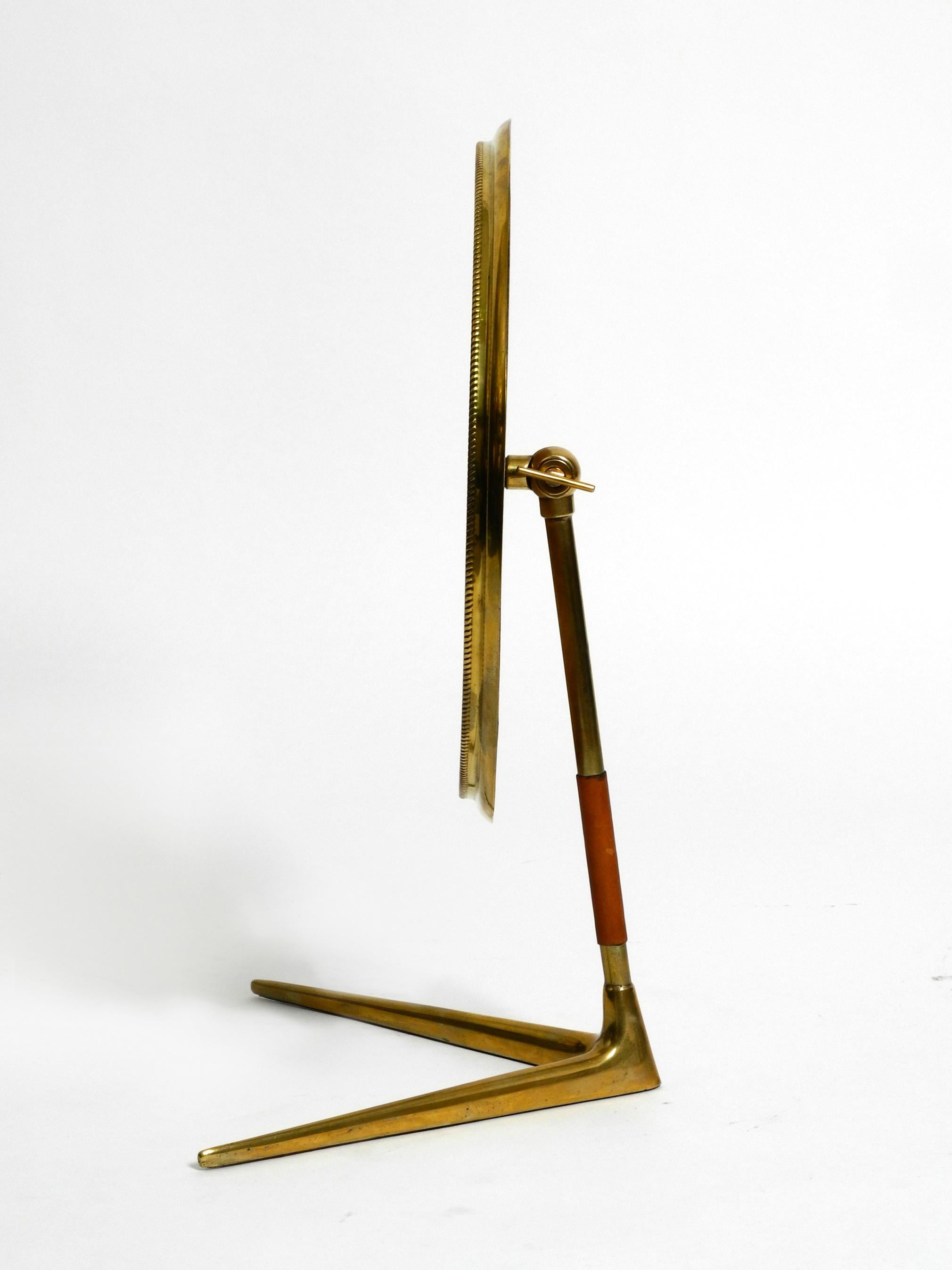 Large Italian Midcentury Crow's Foot Table Mirror Made of Brass and Leather In Good Condition In München, DE