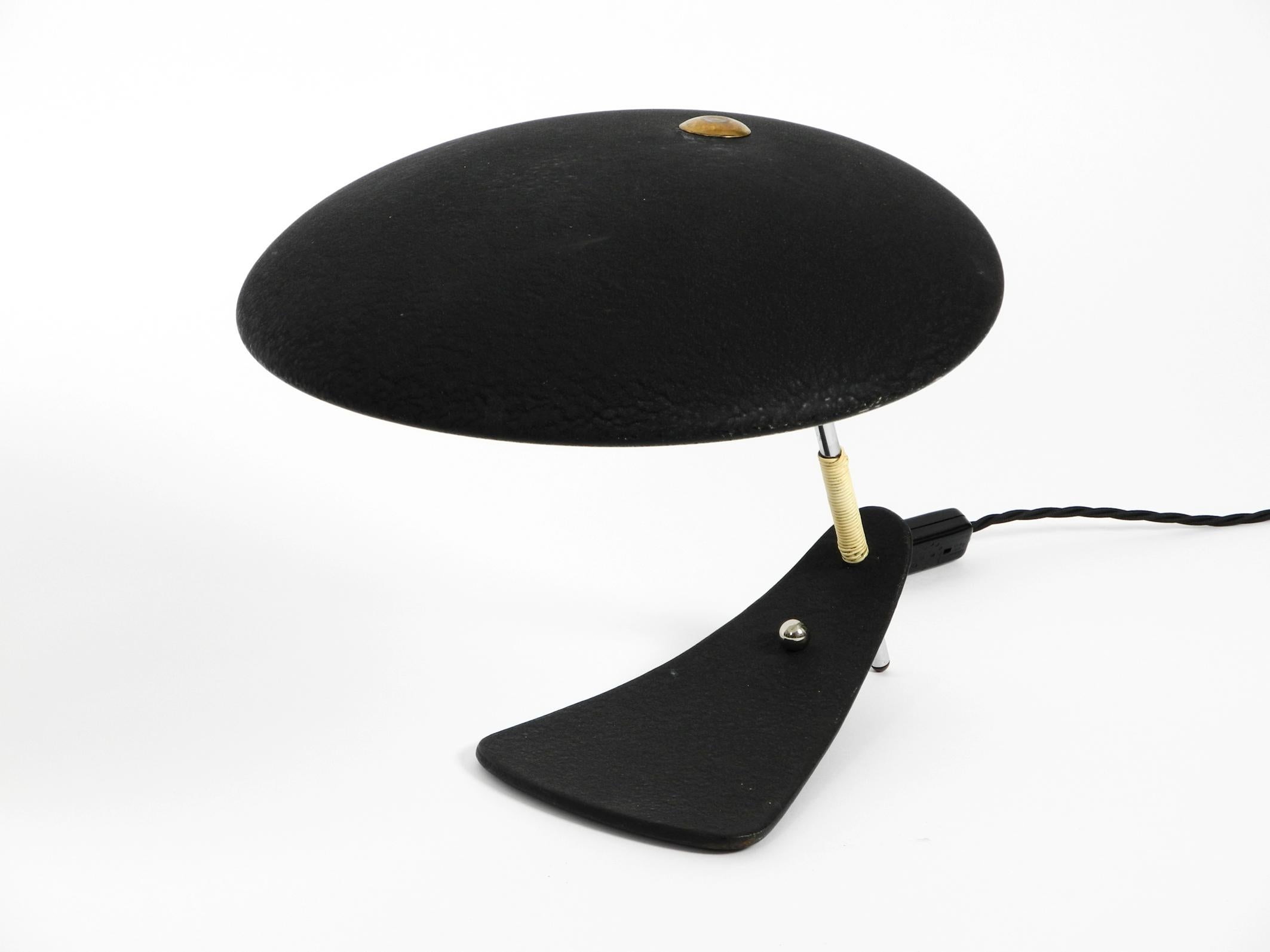 Metal Large Italian Mid Century metal table lamp with black shrink varnish For Sale