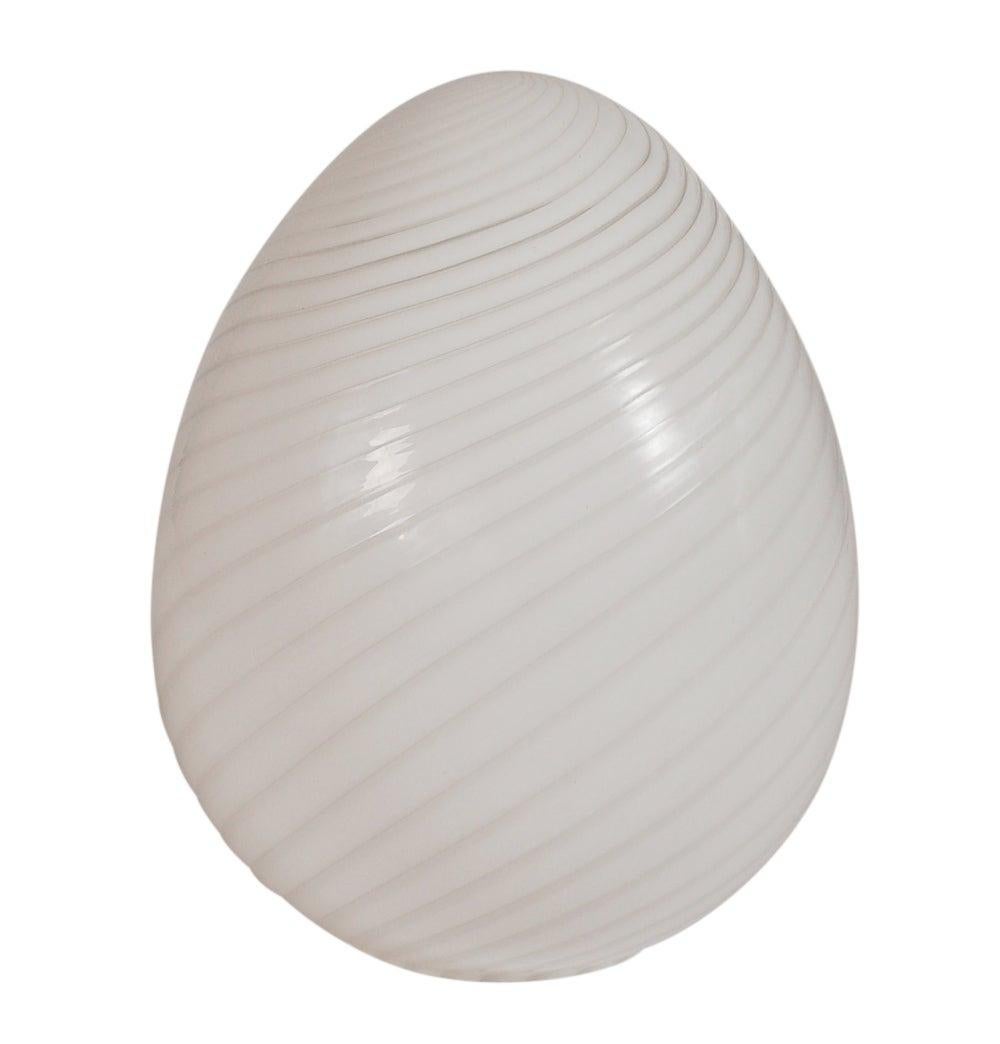Large Italian Mid-Century Modern Murano Art Glass Egg Table Lamp in White
