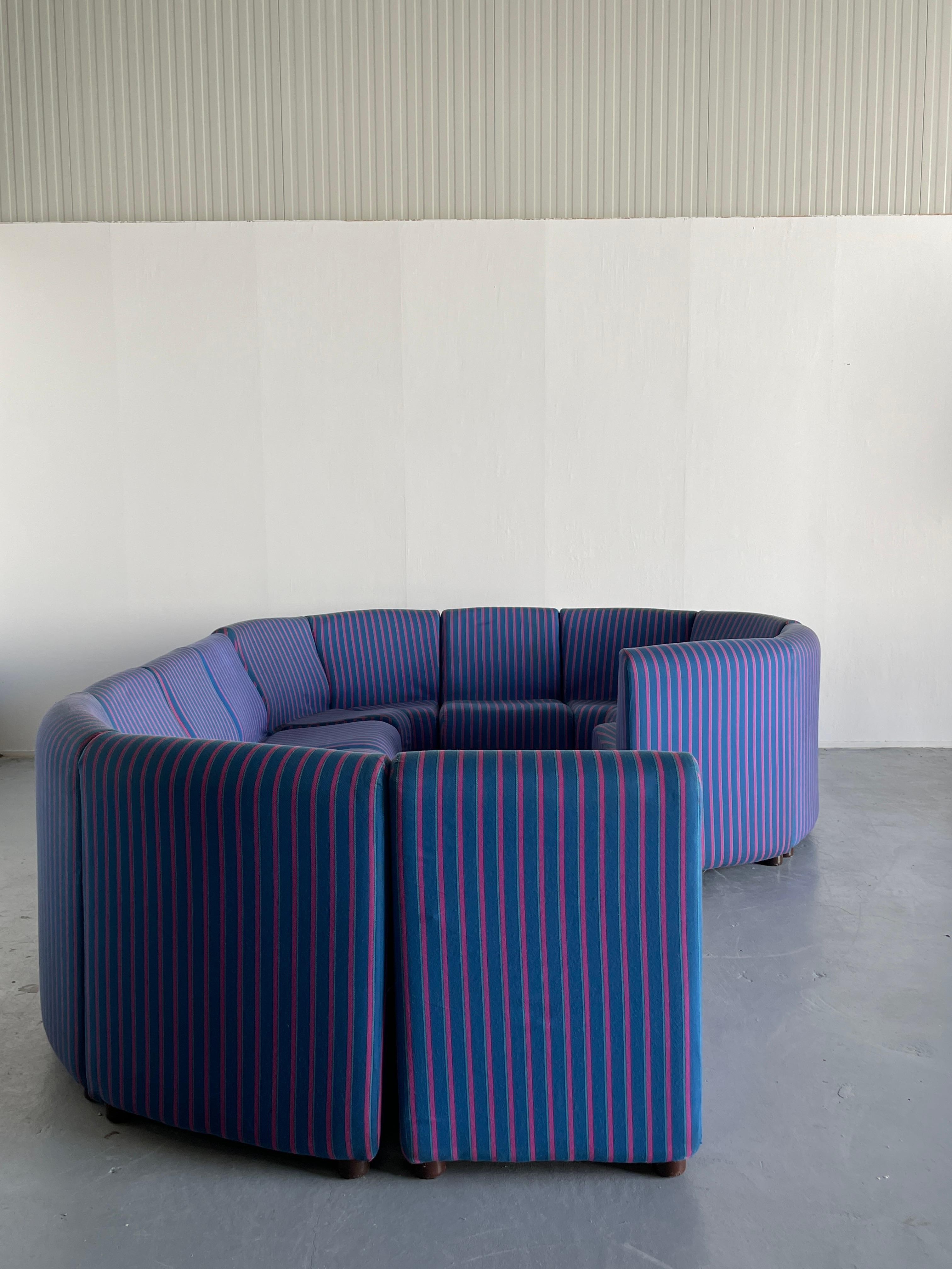 Late 20th Century Large Italian Mid-Century-Modern Serpentine Modular Sofa, 13 Pieces, 1970s