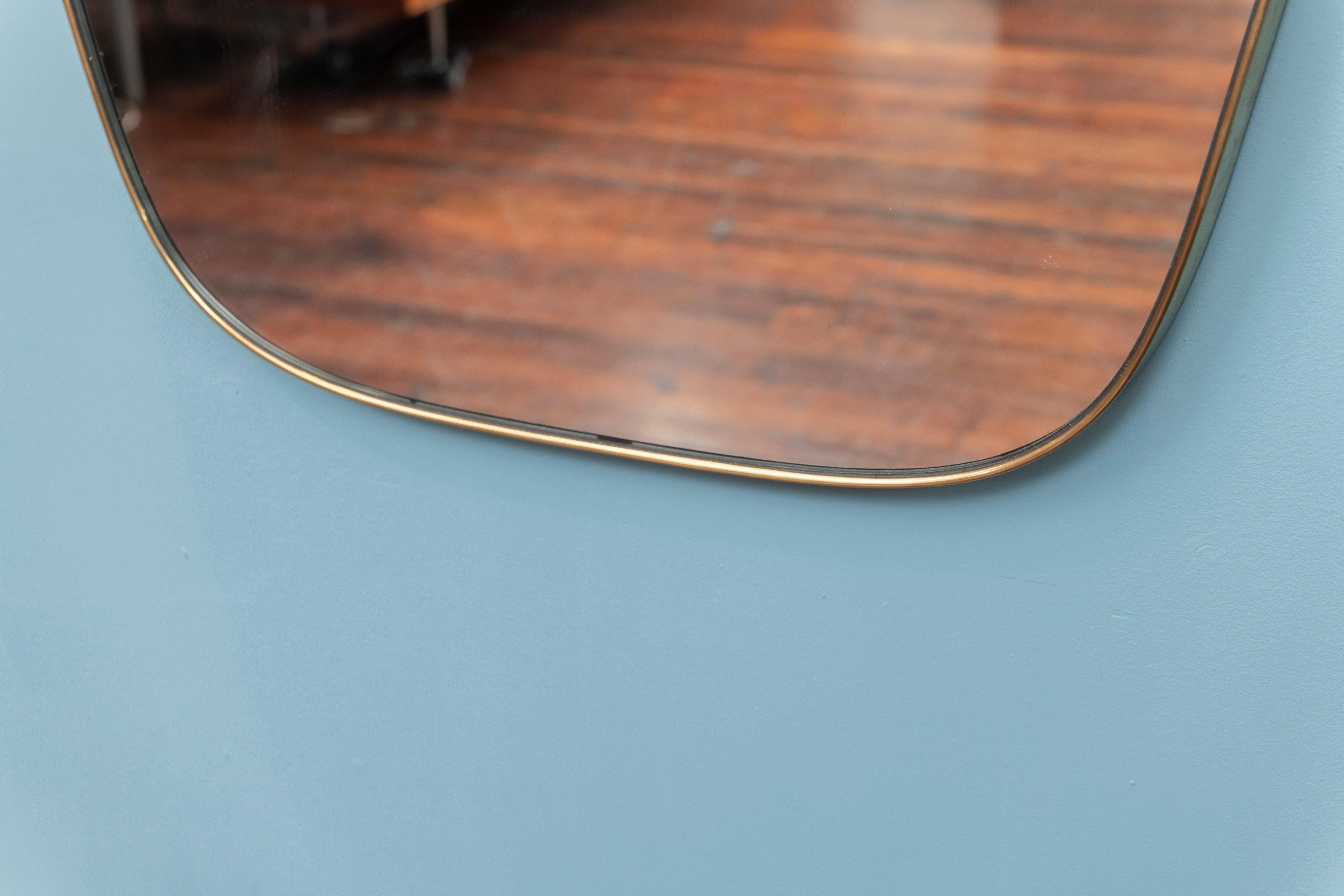 Brésilien Grand miroir mural italien de style mi-siècle en vente
