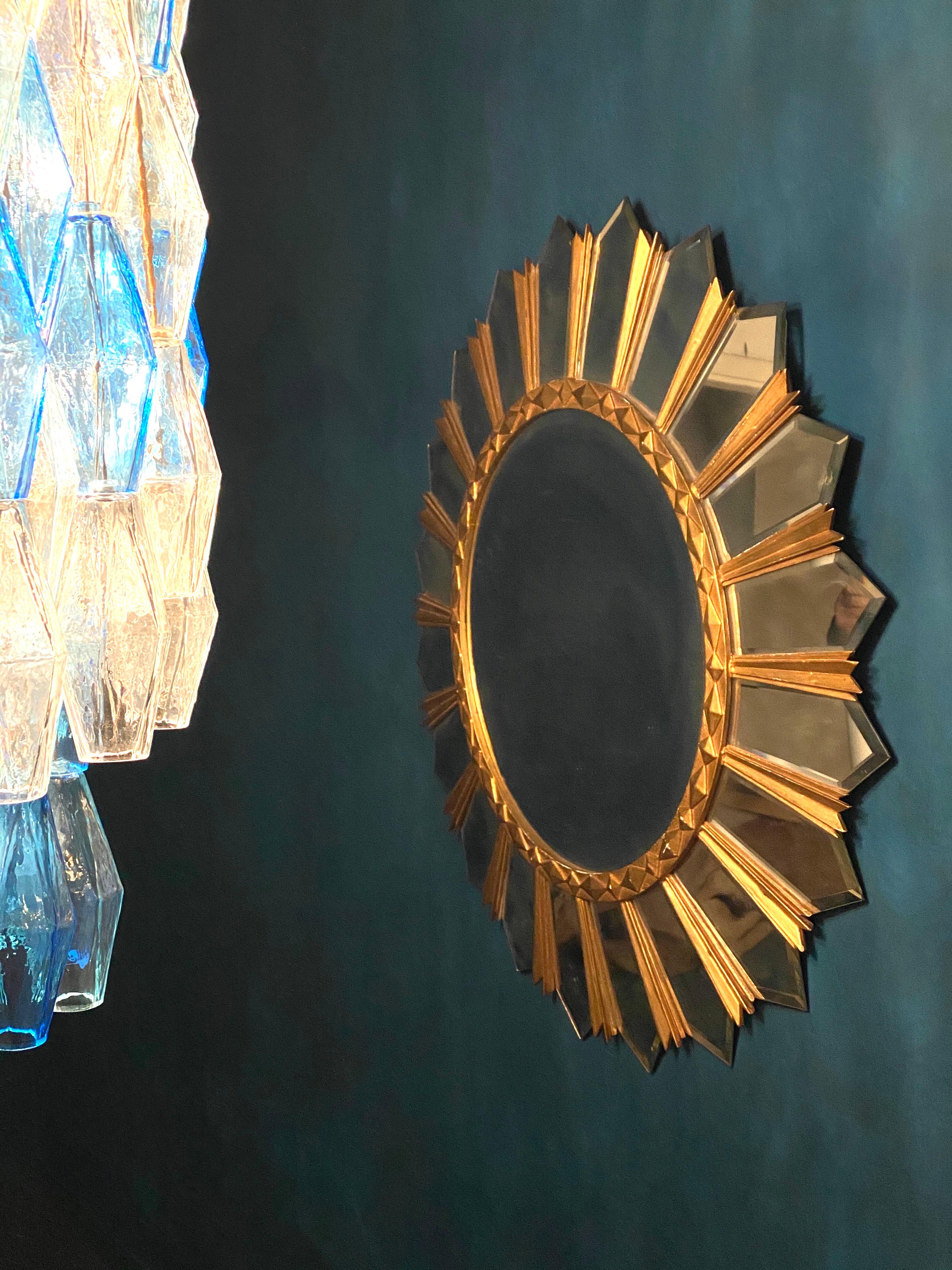Vetro artistico Grande specchio italiano di metà secolo a raggiera, anni '60 in vendita