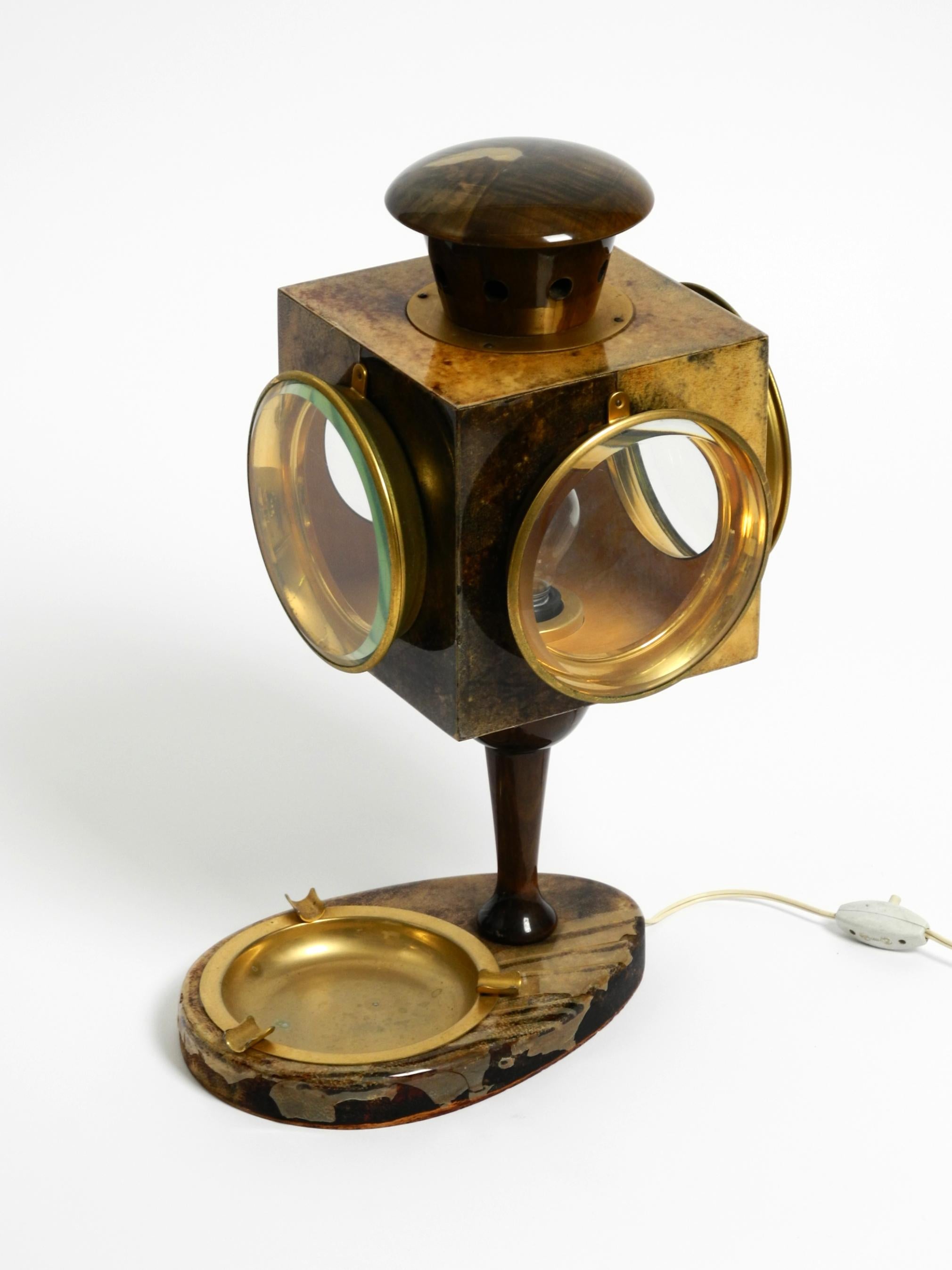 Grande lampada da tavolo italiana del Mid Century di Aldo Tura disegnata come una lanterna In condizioni buone in vendita a München, DE