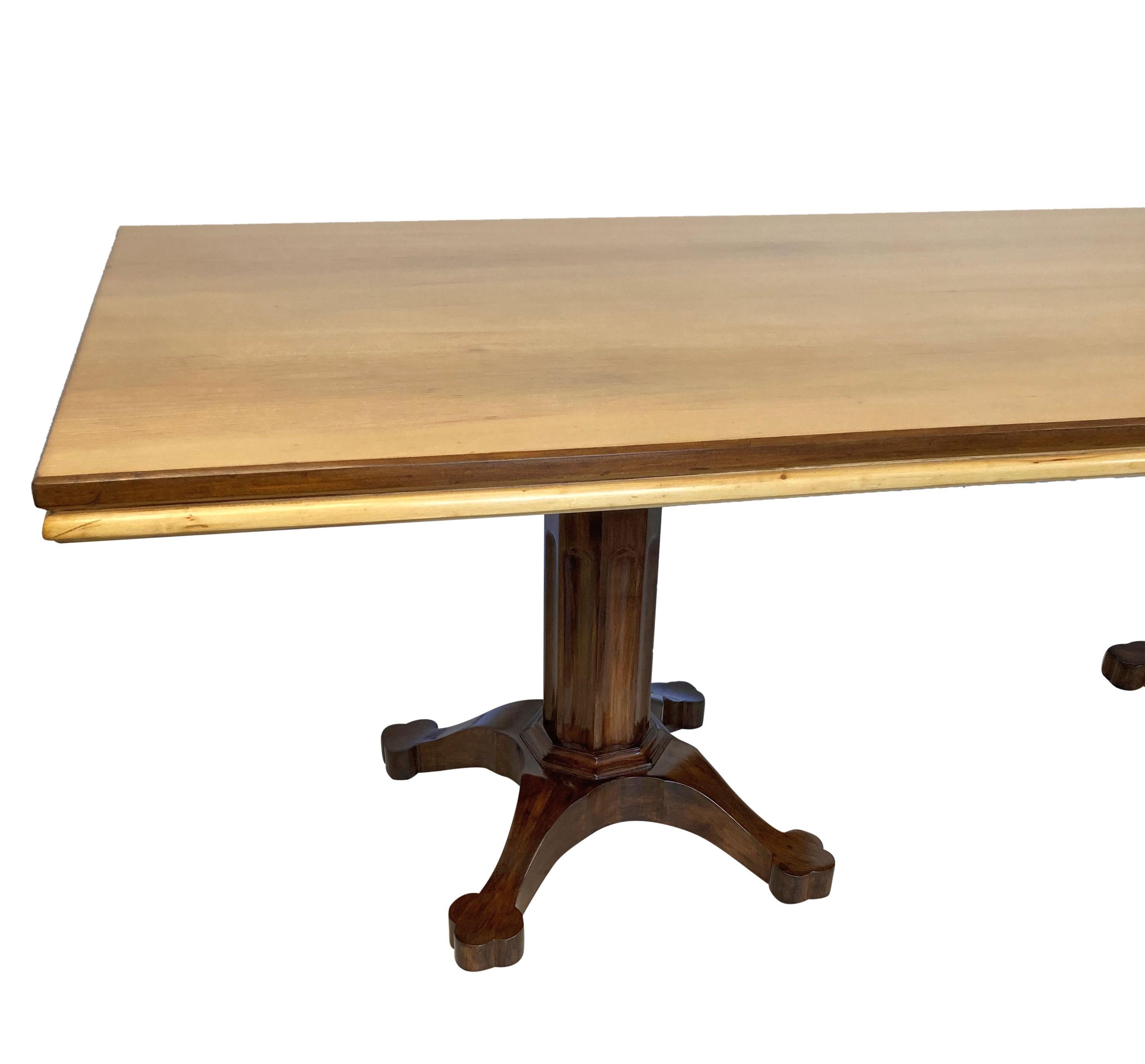 Grande table de salle à manger italienne du milieu du siècle dernier, de style gothique en vente 5